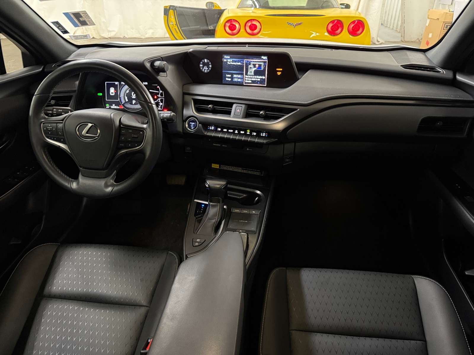 Thumbnail: 2021 Lexus UX - 2