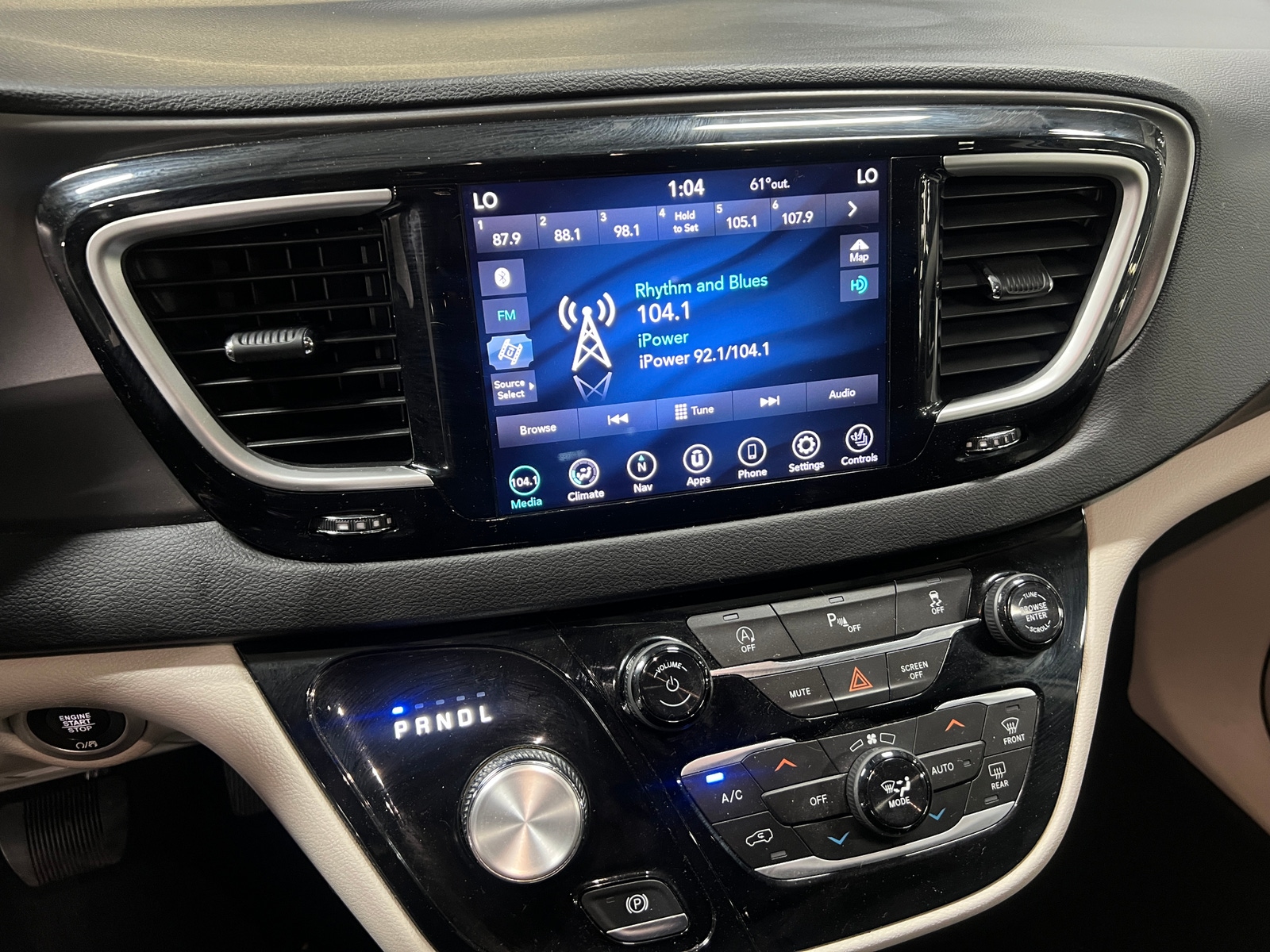 Thumbnail: 2020 Chrysler Pacifica - 3