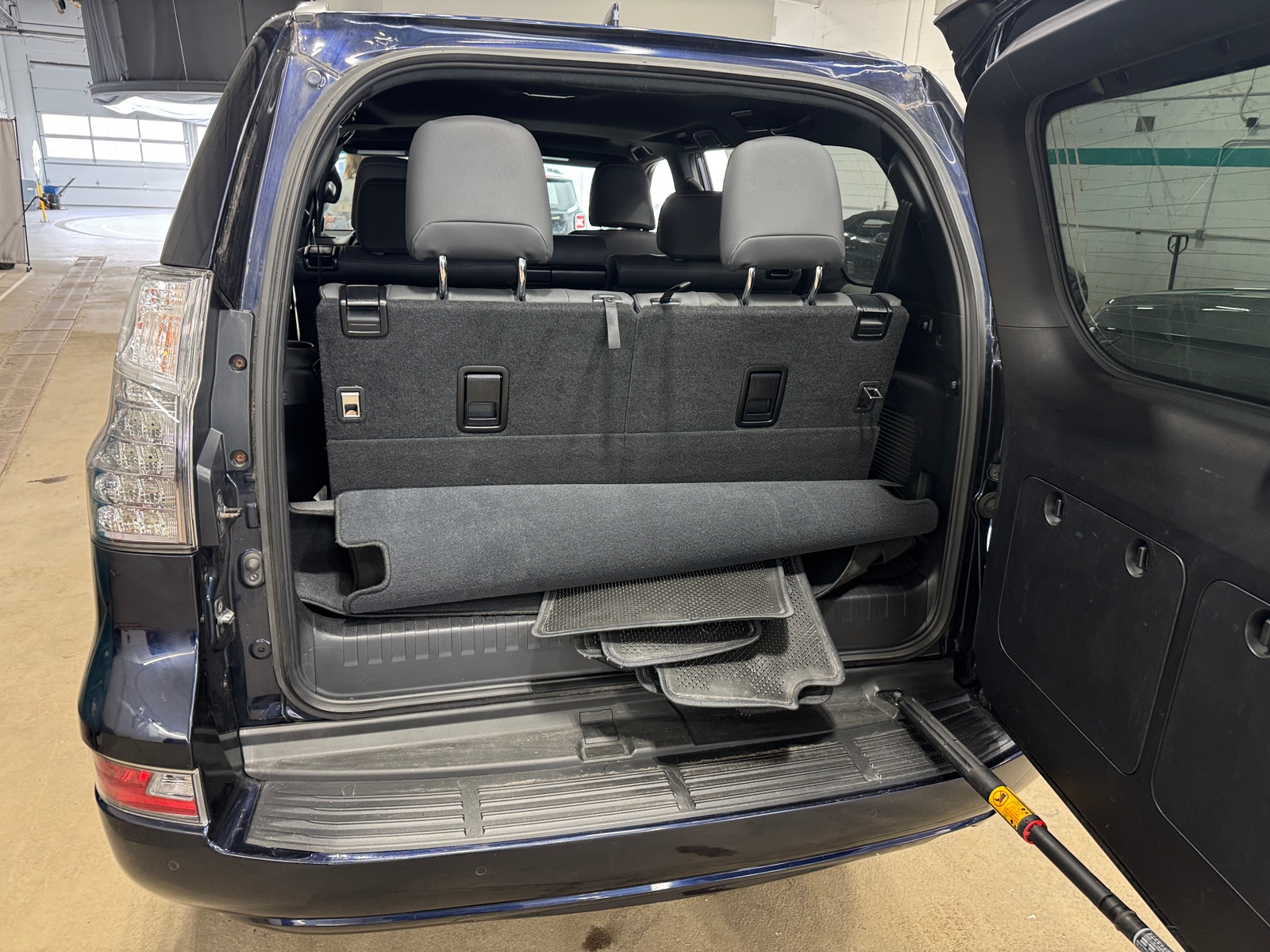 Thumbnail: 2021 Lexus GX - 6