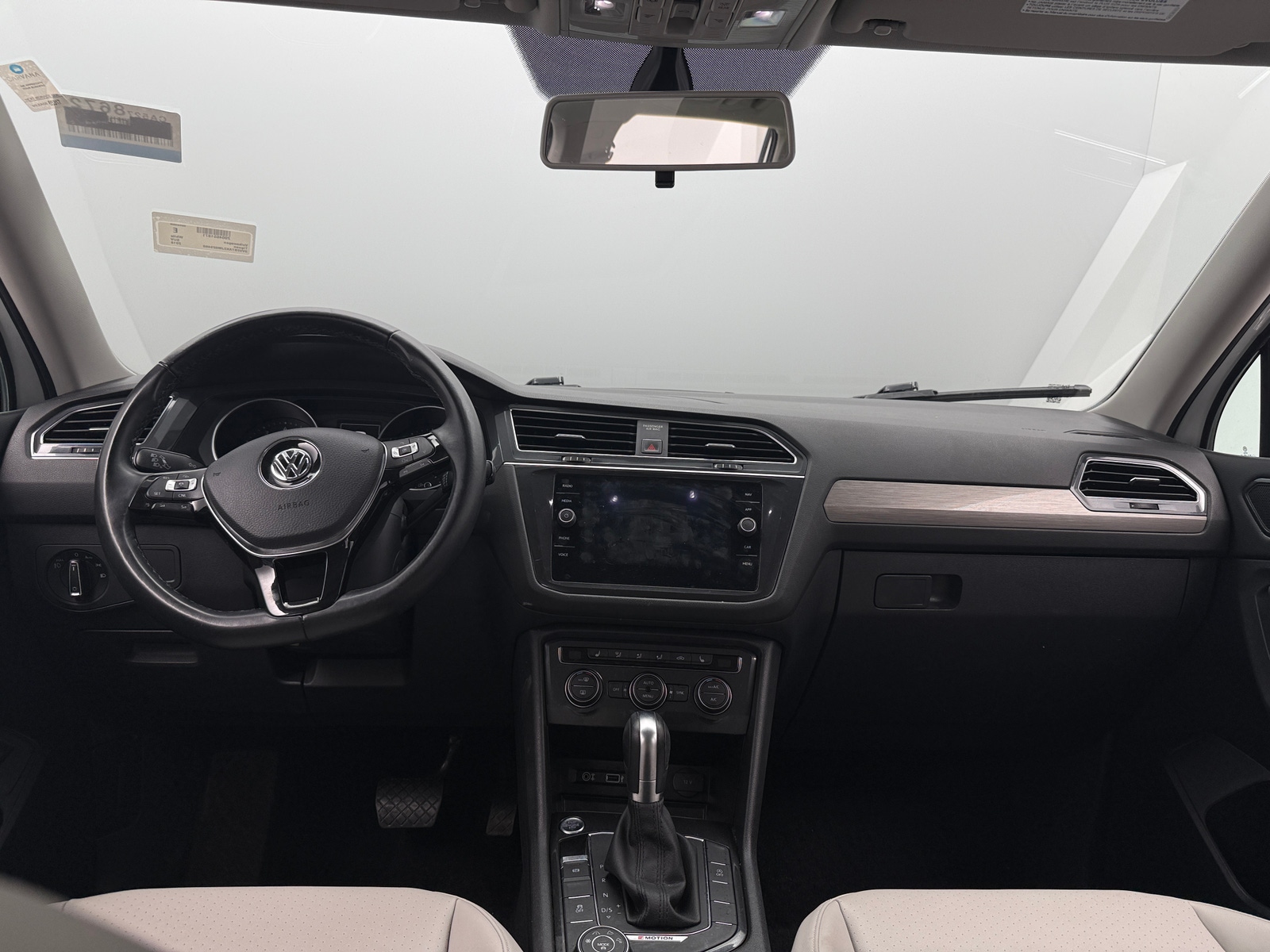 Thumbnail: 2018 Volkswagen Tiguan - 2