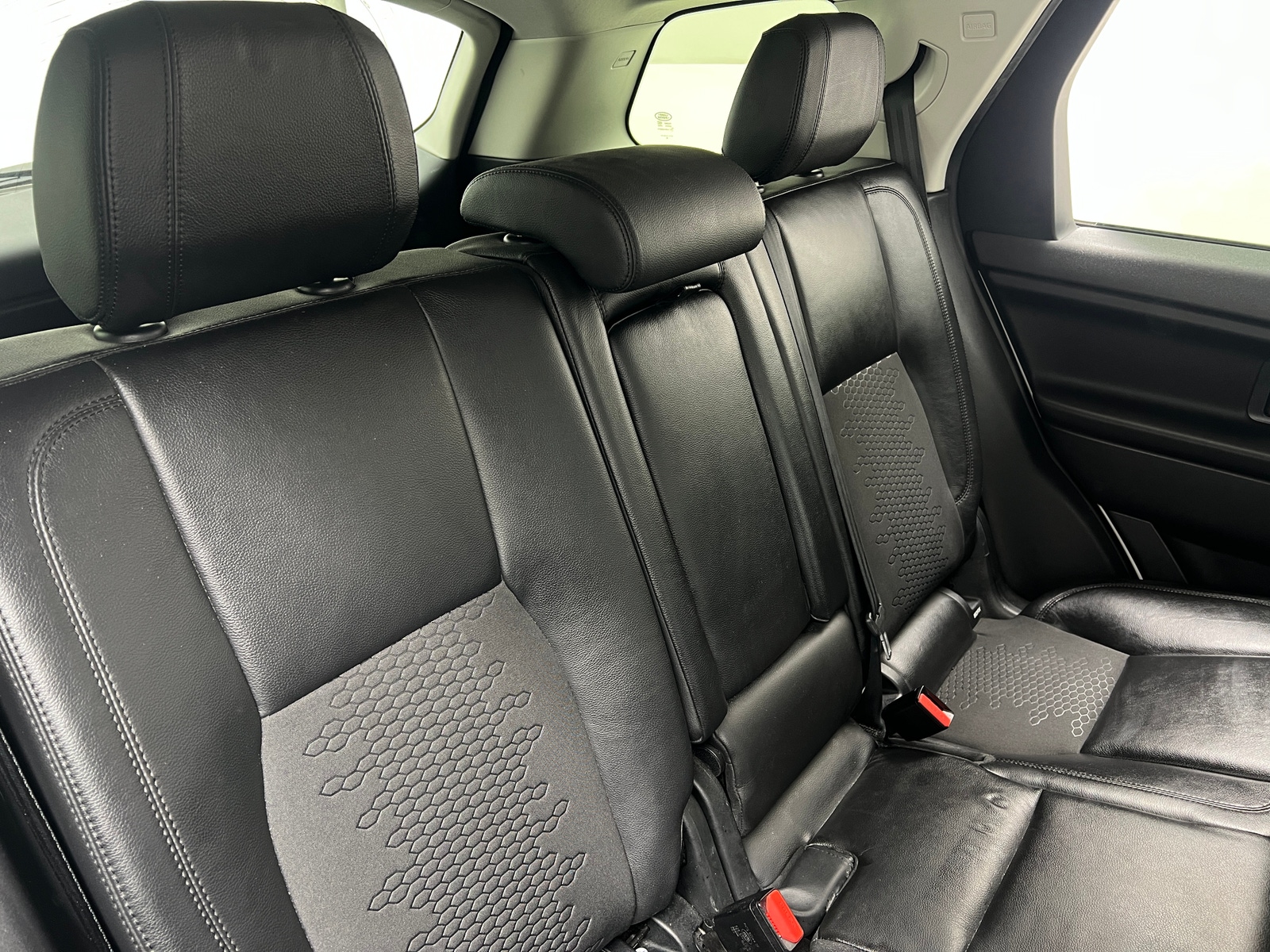 Thumbnail: 2017 Land Rover Discovery Sport - 5