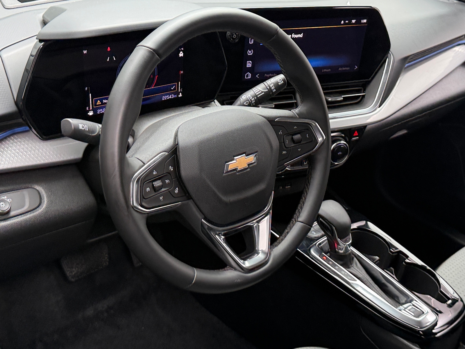 Thumbnail: 2025 Chevrolet Trax - 5