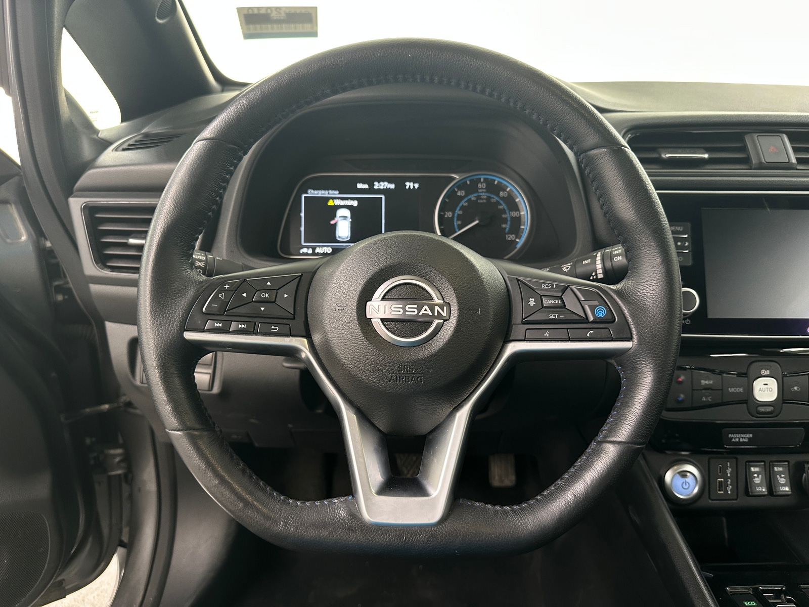 Thumbnail: 2023 Nissan Leaf - 5