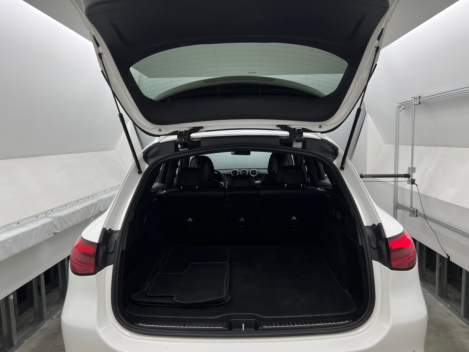 Thumbnail: 2024 Mercedes-Benz GLC - 6