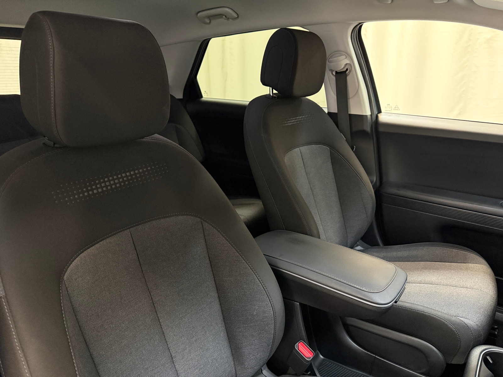 Thumbnail: 2022 Hyundai Ioniq 5 - 2