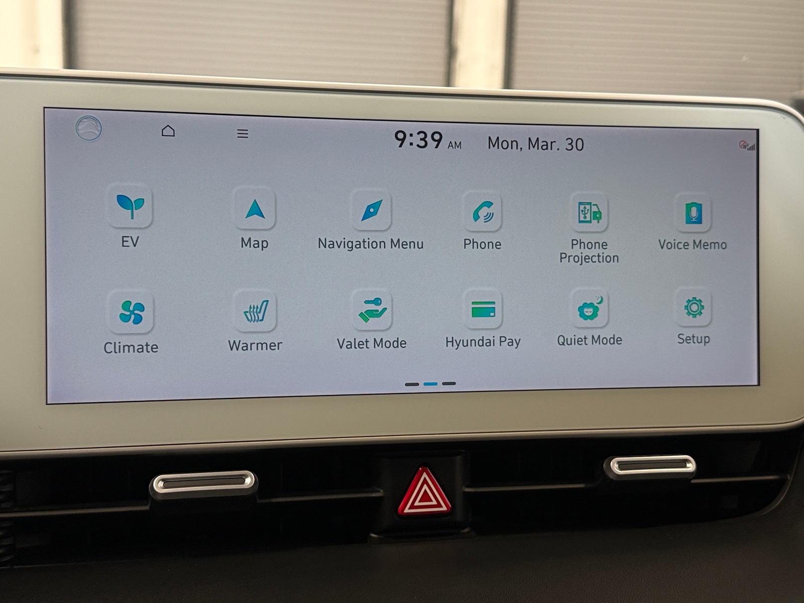 Thumbnail: 2022 Hyundai Ioniq 5 - 4