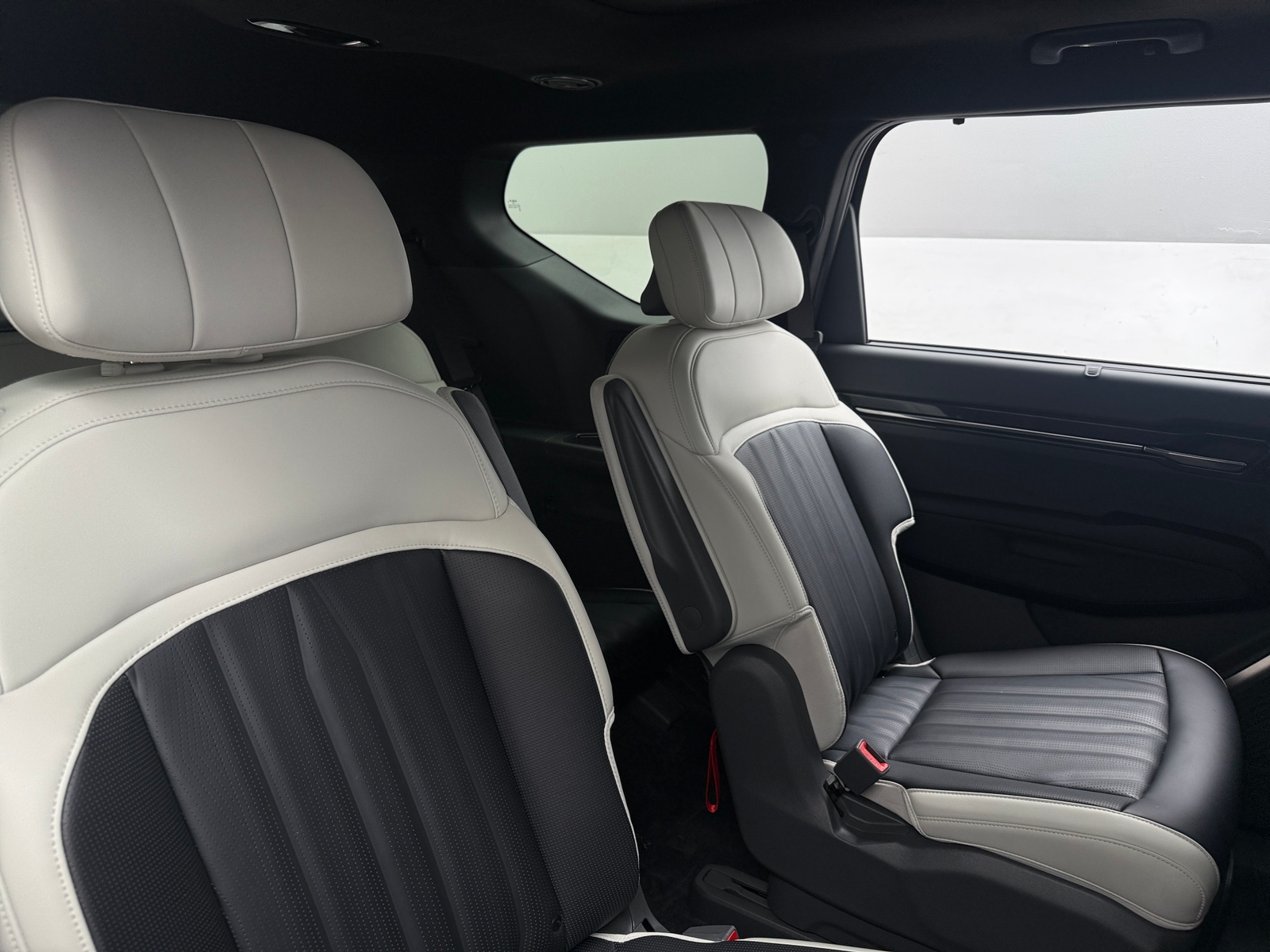 Thumbnail: 2024 Kia EV9 - 5