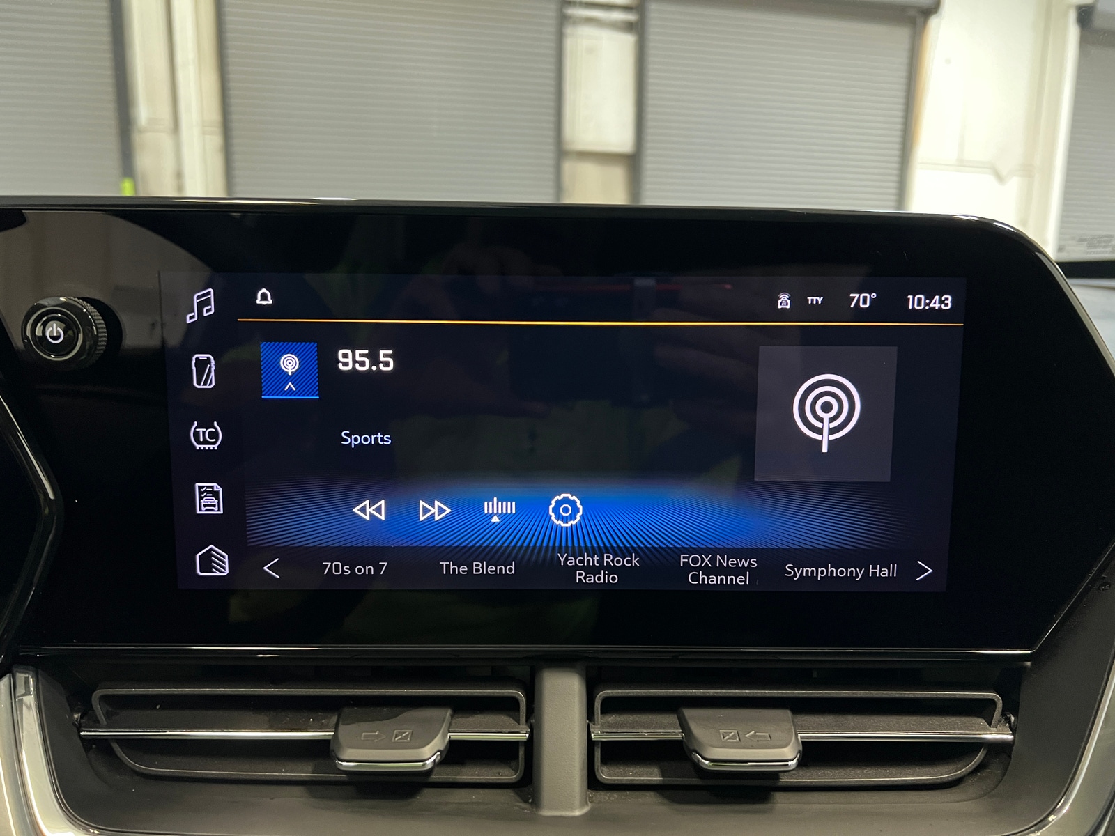 Thumbnail: 2025 Chevrolet Trax - 4