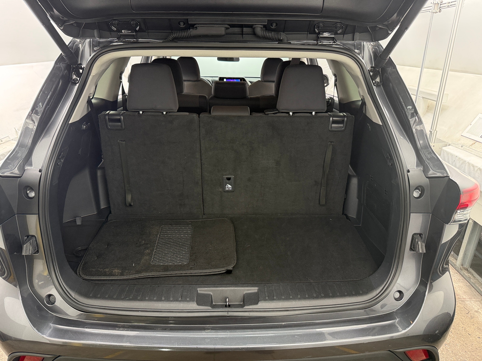 Thumbnail: 2025 Toyota Highlander - 7