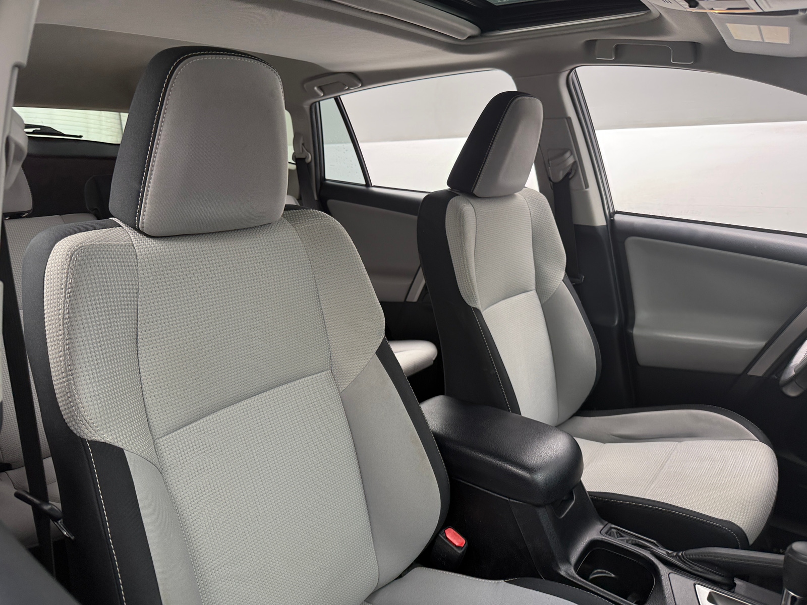 Thumbnail: 2018 Toyota RAV4 - 2