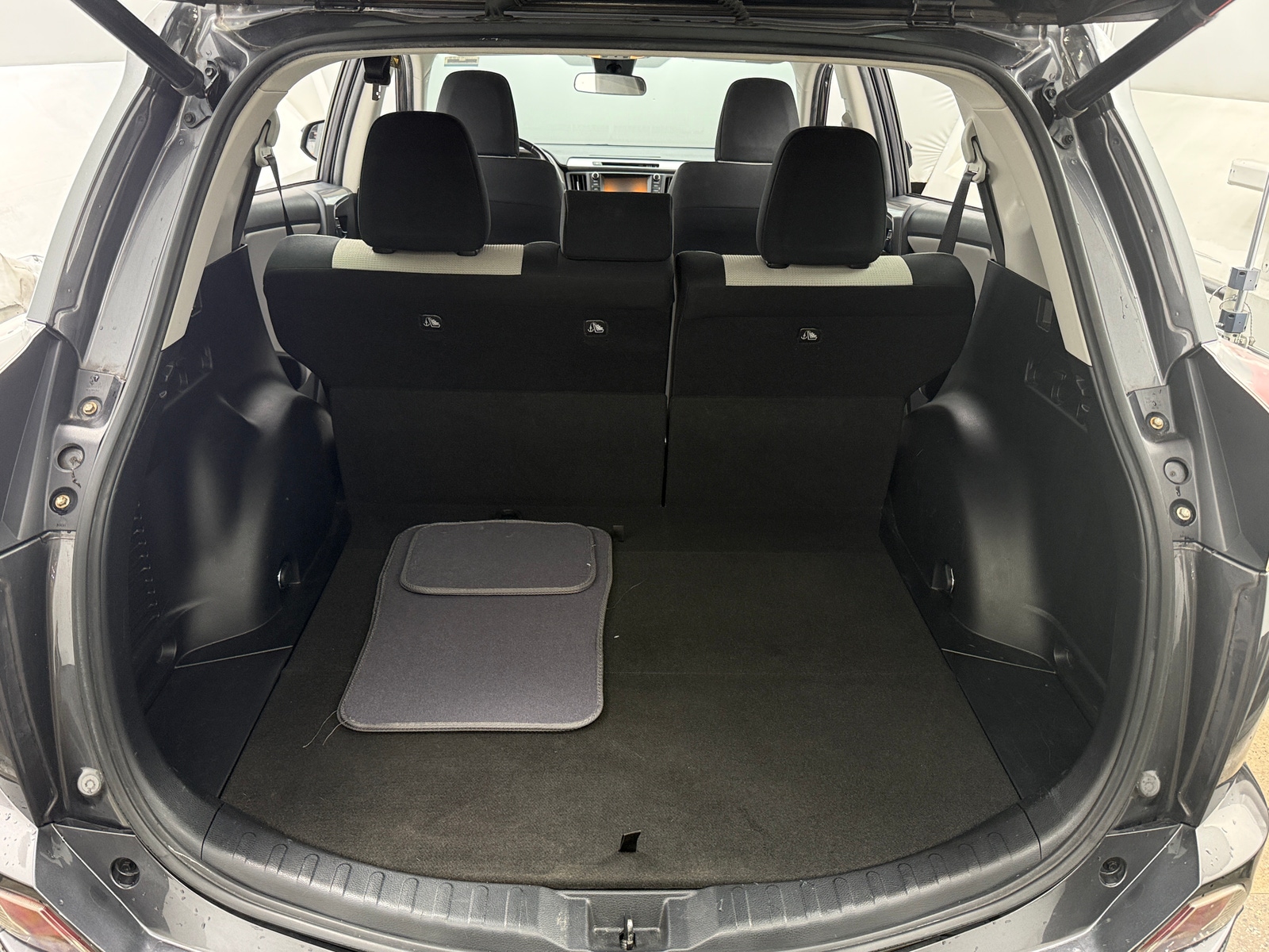 Thumbnail: 2018 Toyota RAV4 - 7