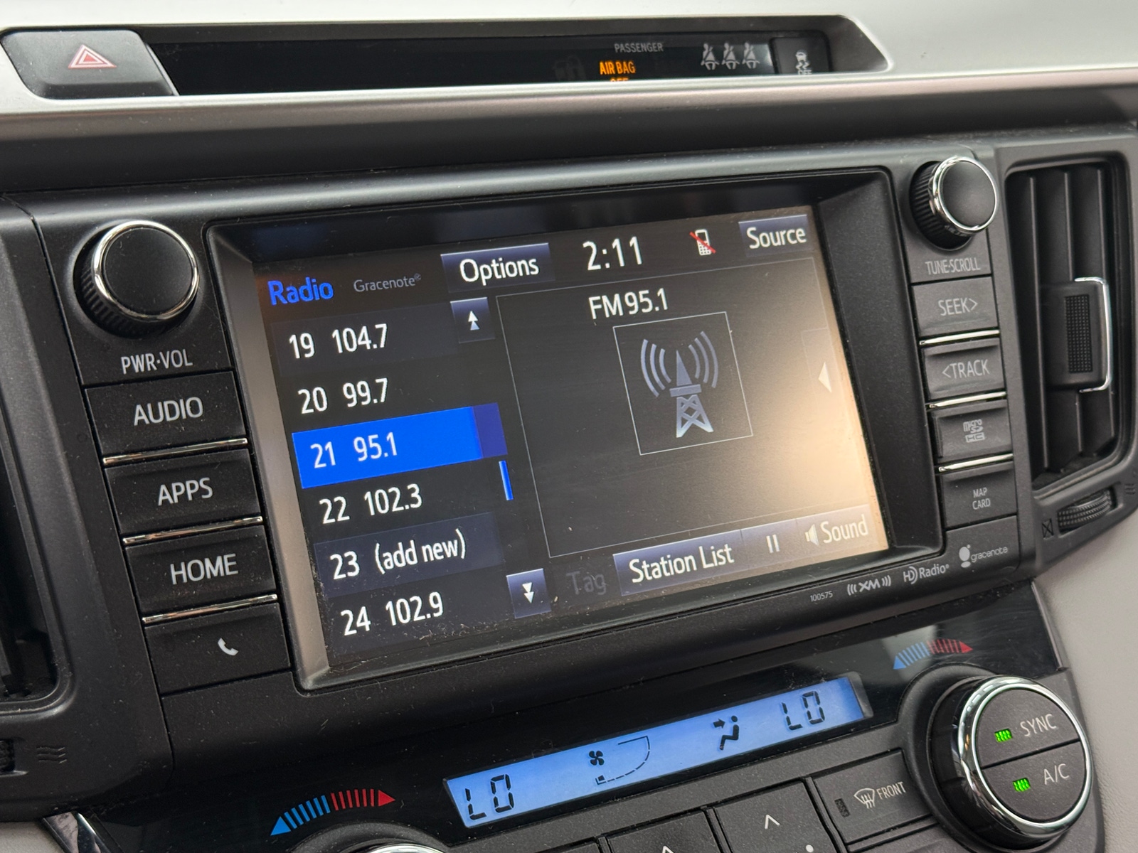 Thumbnail: 2018 Toyota RAV4 - 4