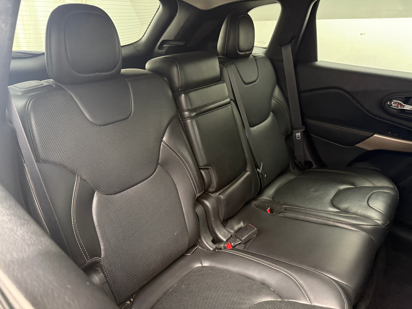 Thumbnail: 2017 Jeep Cherokee - 5