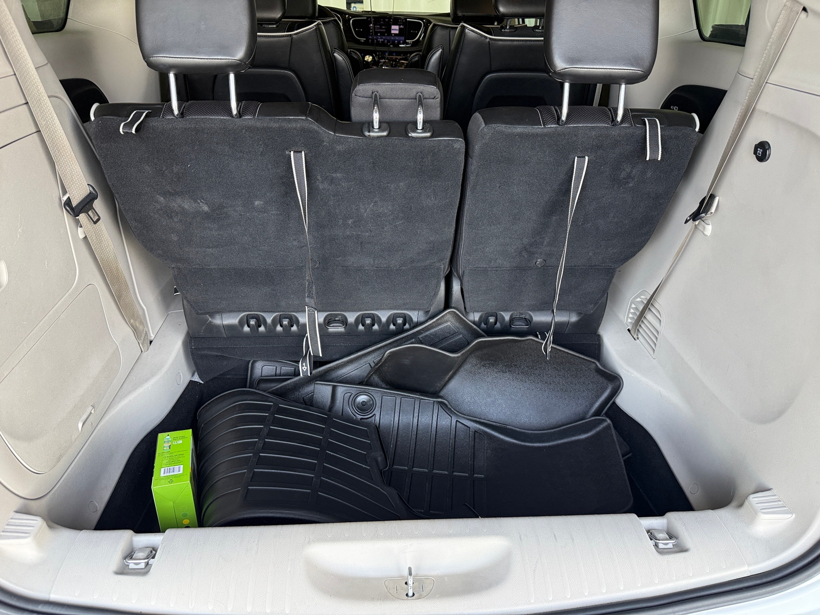 Thumbnail: 2023 Chrysler Pacifica - 6