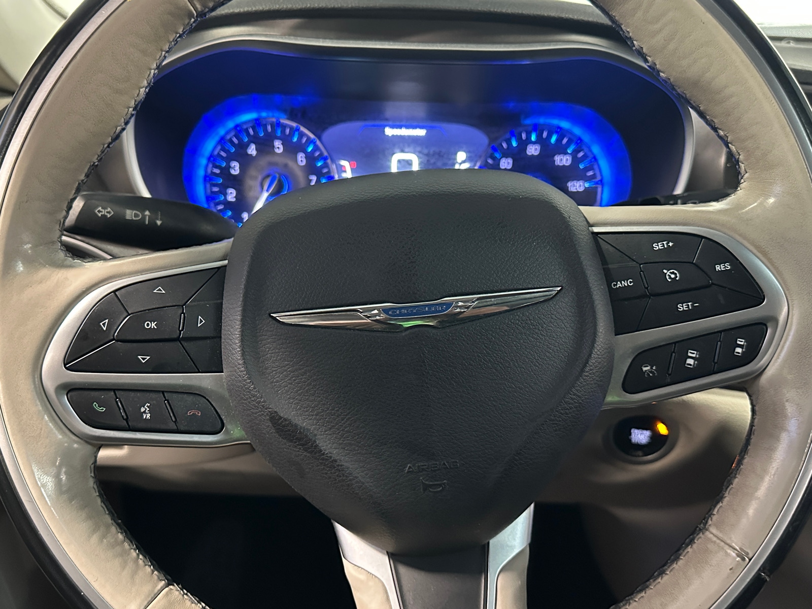 Thumbnail: 2018 Chrysler Pacifica - 4