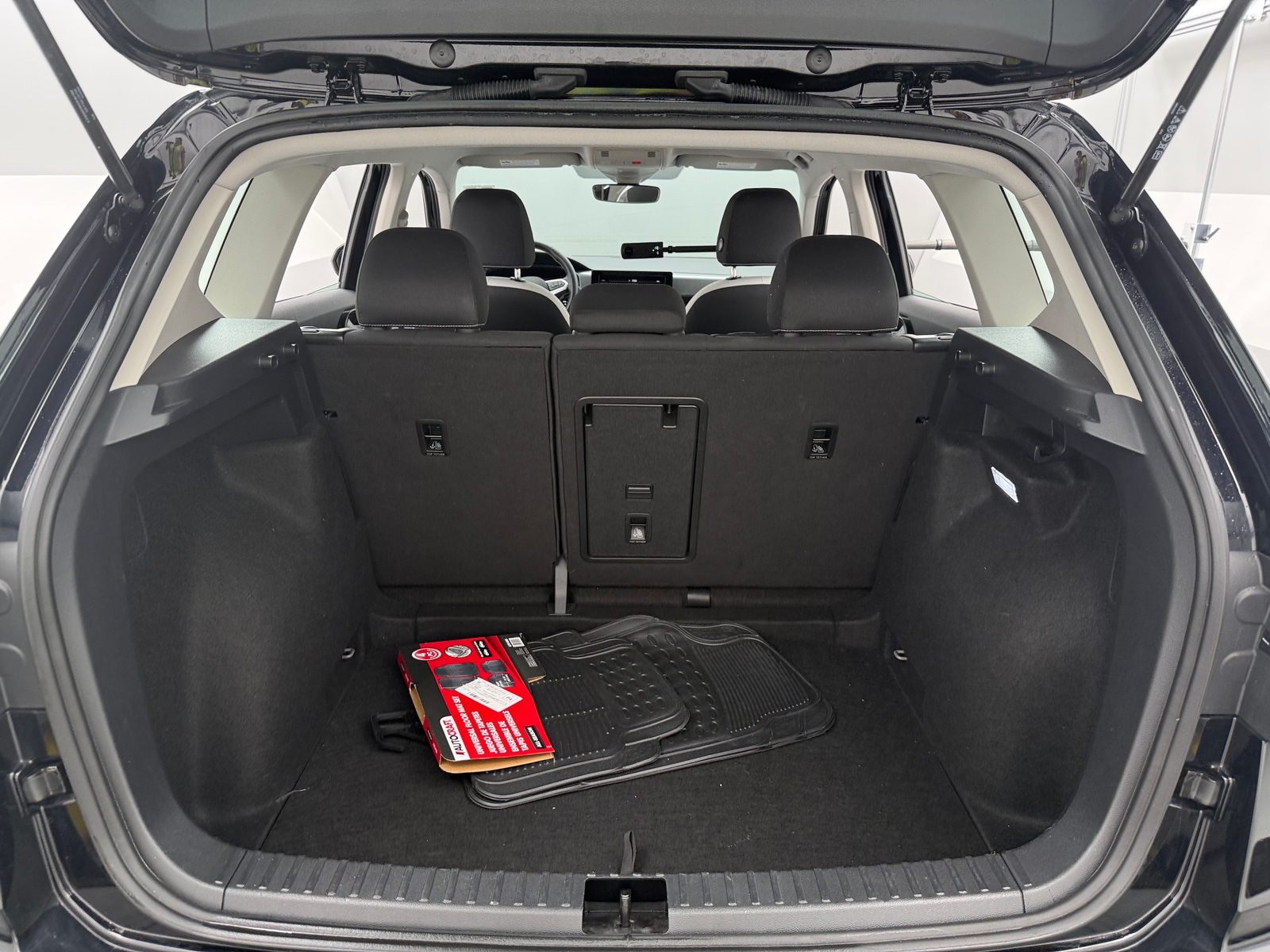 Thumbnail: 2025 Volkswagen Taos - 7