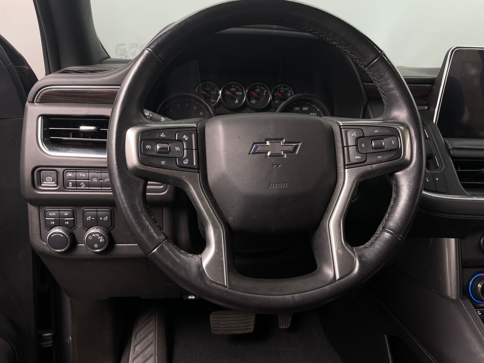 Thumbnail: 2021 Chevrolet Tahoe - 4