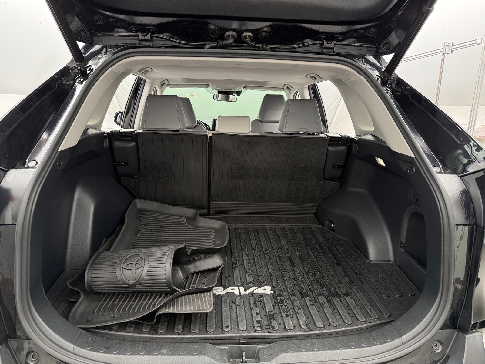 Thumbnail: 2022 Toyota RAV4 - 6