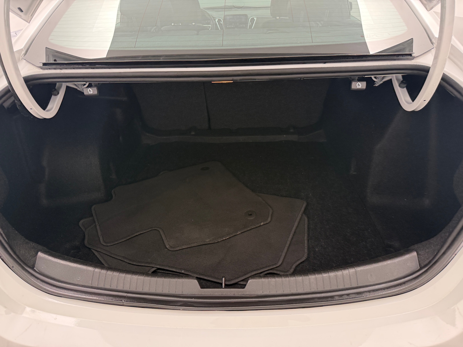 Thumbnail: 2024 Chevrolet Malibu - 7