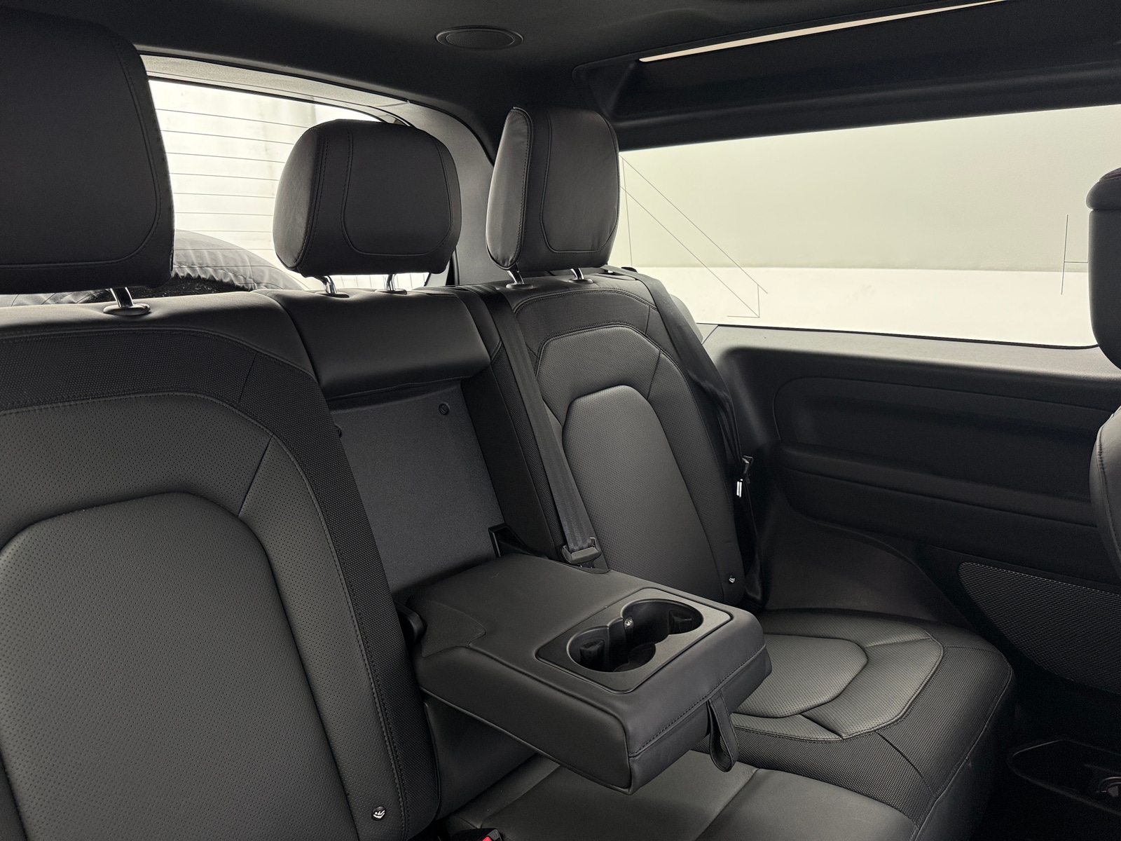 Thumbnail: 2023 Land Rover Defender - 5