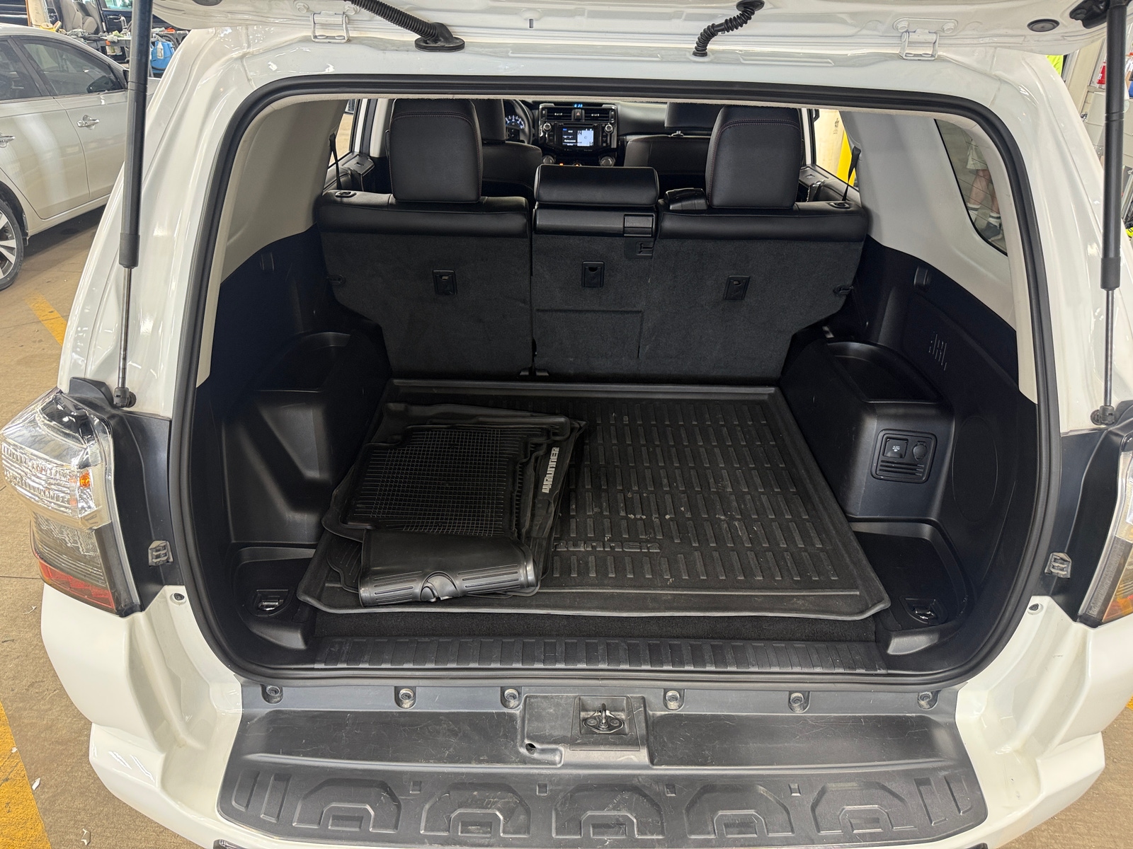 Thumbnail: 2019 Toyota 4Runner - 6