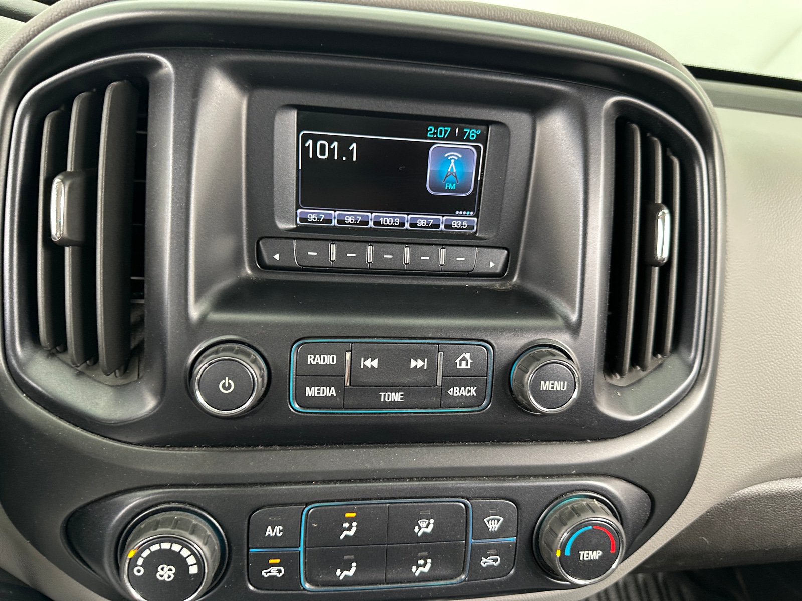 Thumbnail: 2016 Chevrolet Colorado - 4