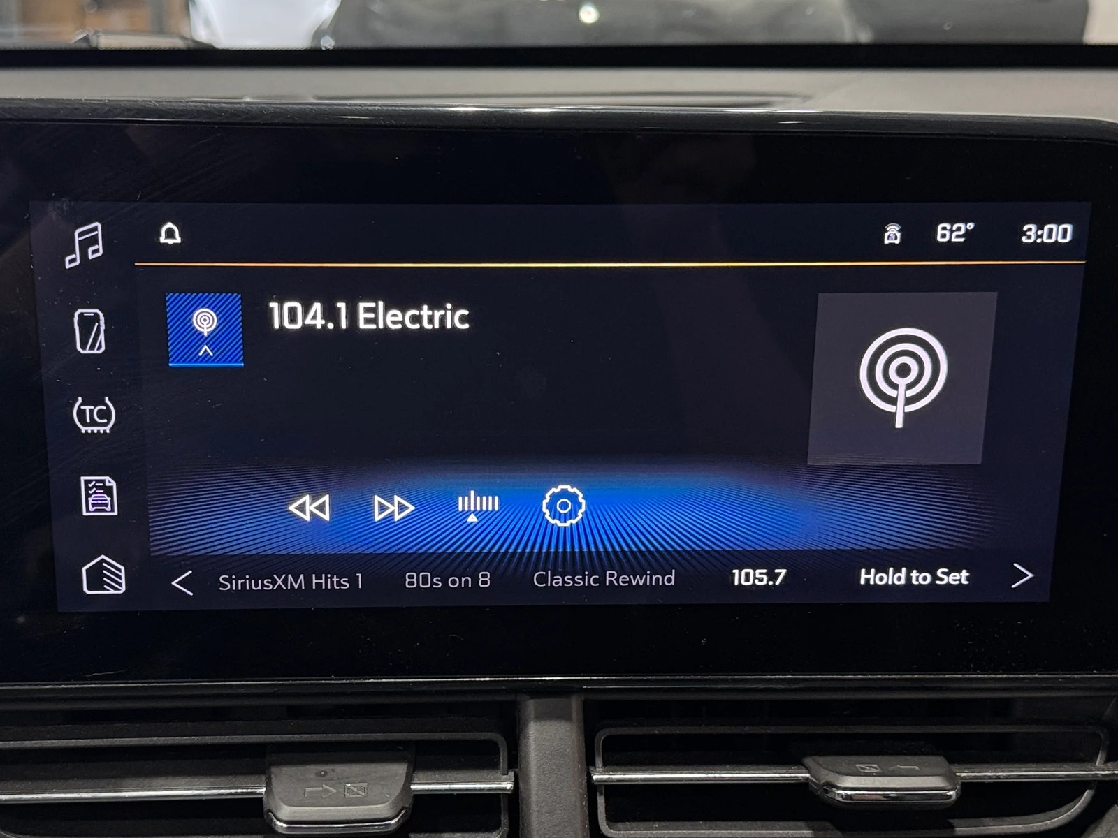 Thumbnail: 2024 Chevrolet Trax - 3