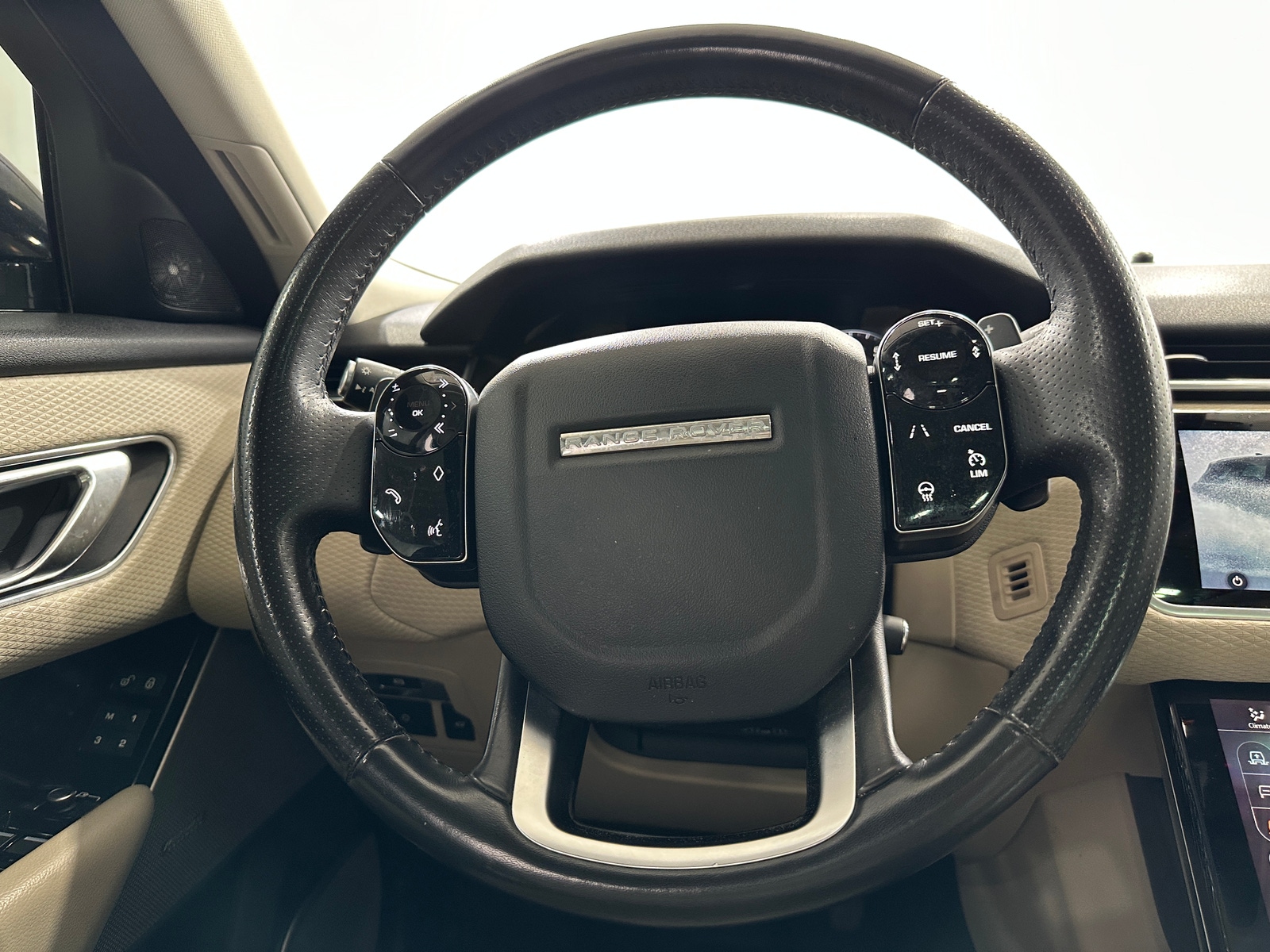 Thumbnail: 2018 Land Rover Range Rover Velar - 4