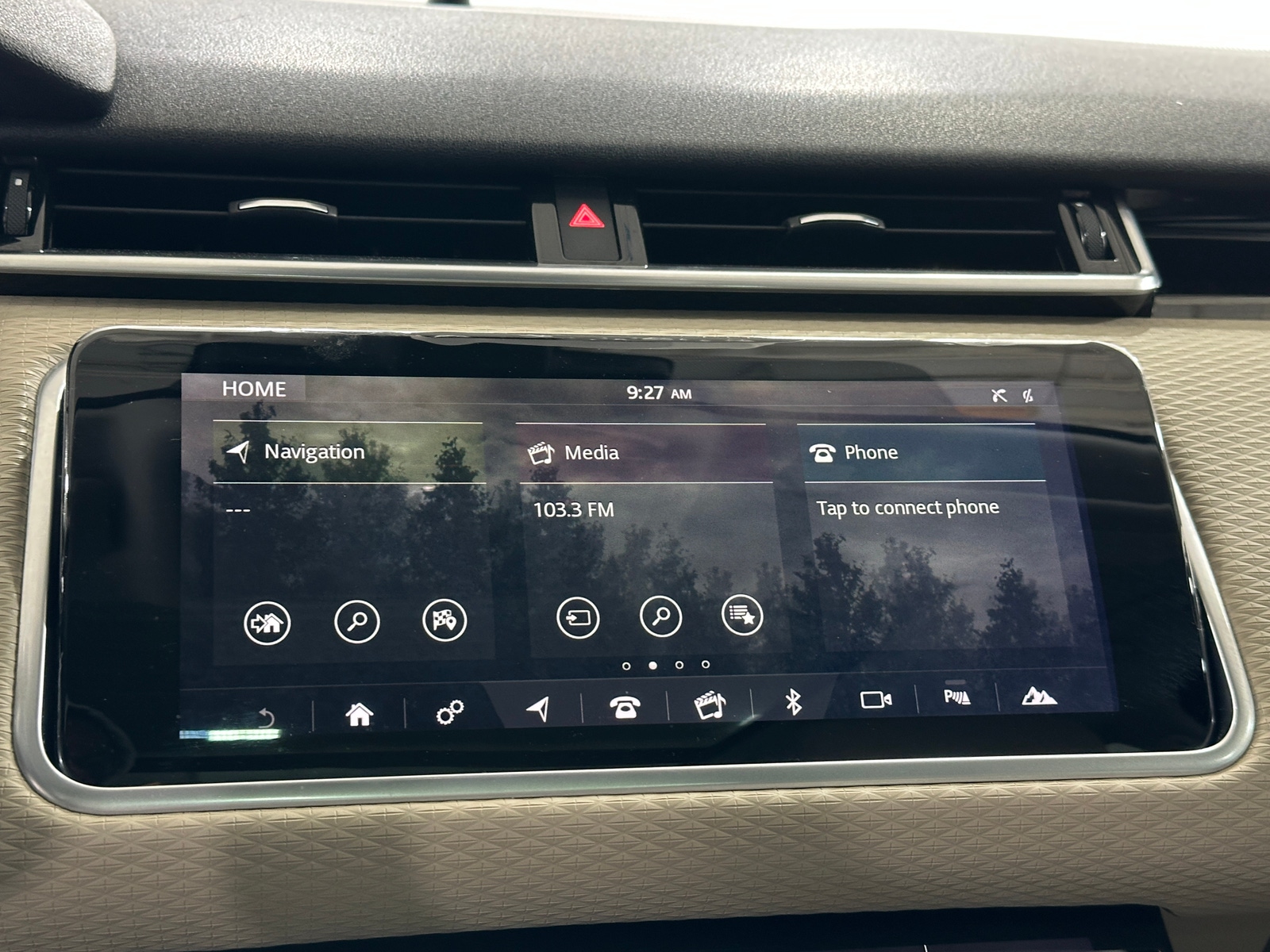 Thumbnail: 2018 Land Rover Range Rover Velar - 3