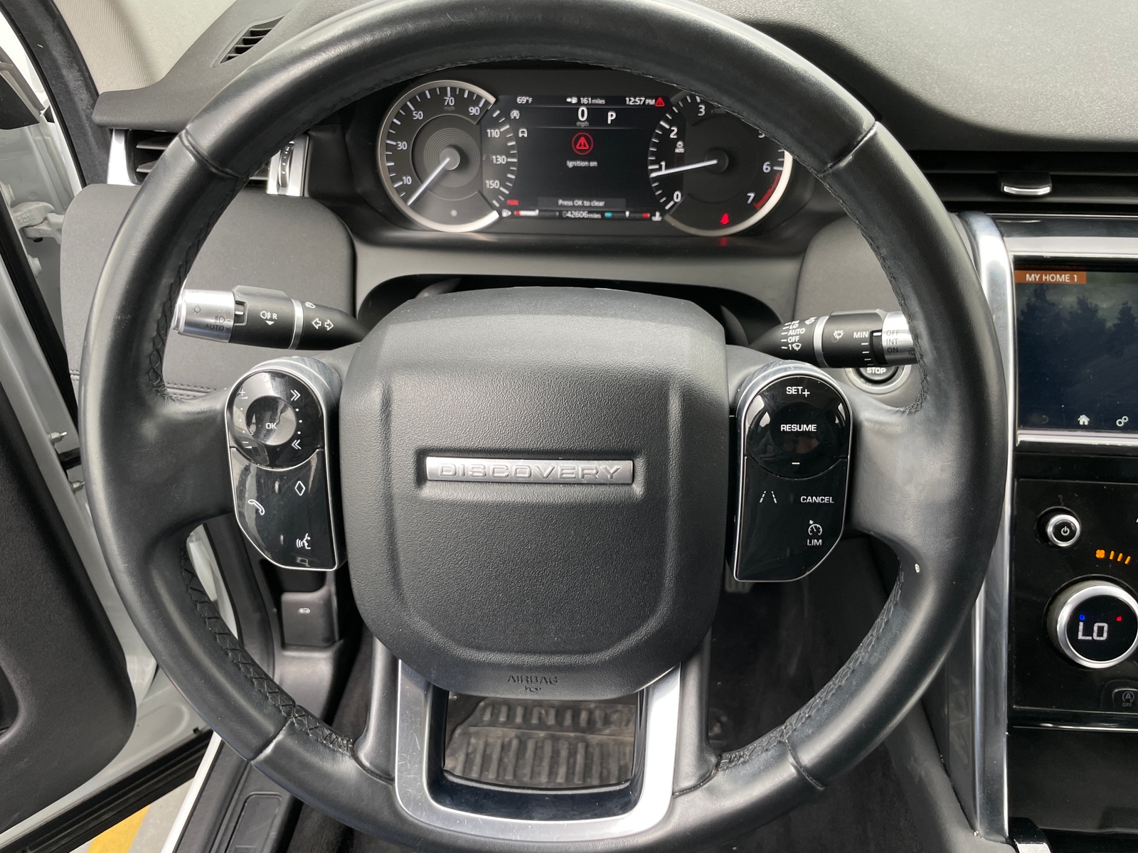 Thumbnail: 2020 Land Rover Discovery Sport - 5