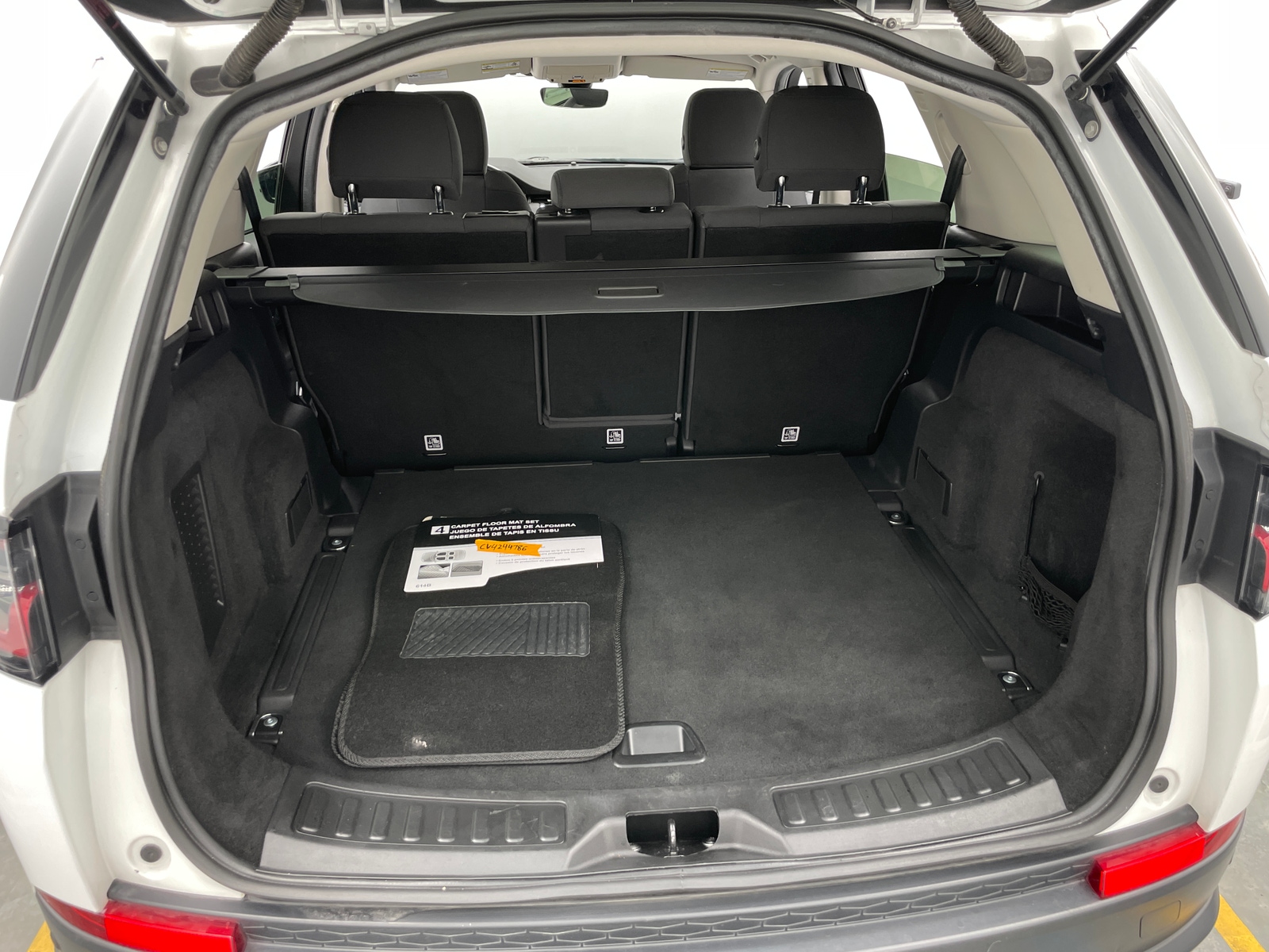 Thumbnail: 2020 Land Rover Discovery Sport - 7