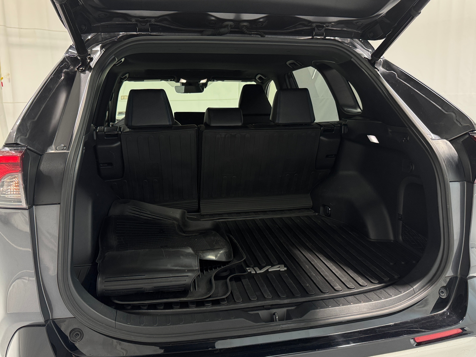 Thumbnail: 2023 Toyota RAV4 - 6