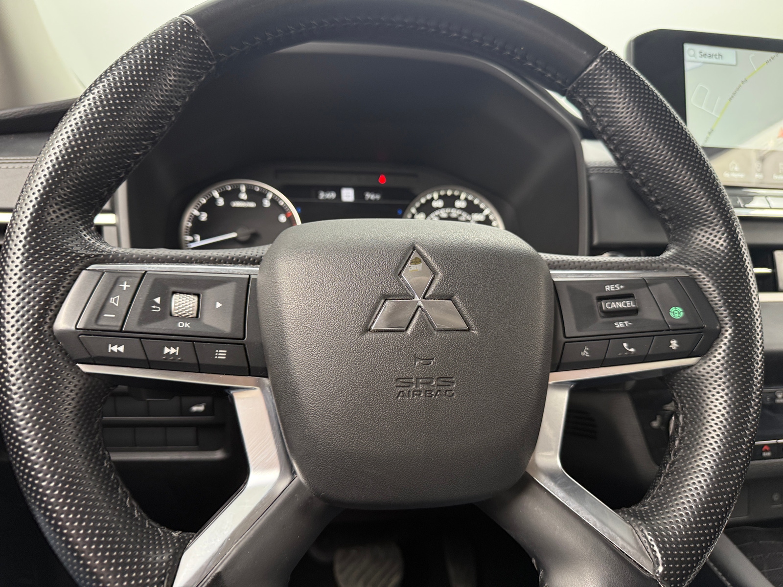 Thumbnail: 2022 Mitsubishi Outlander - 4