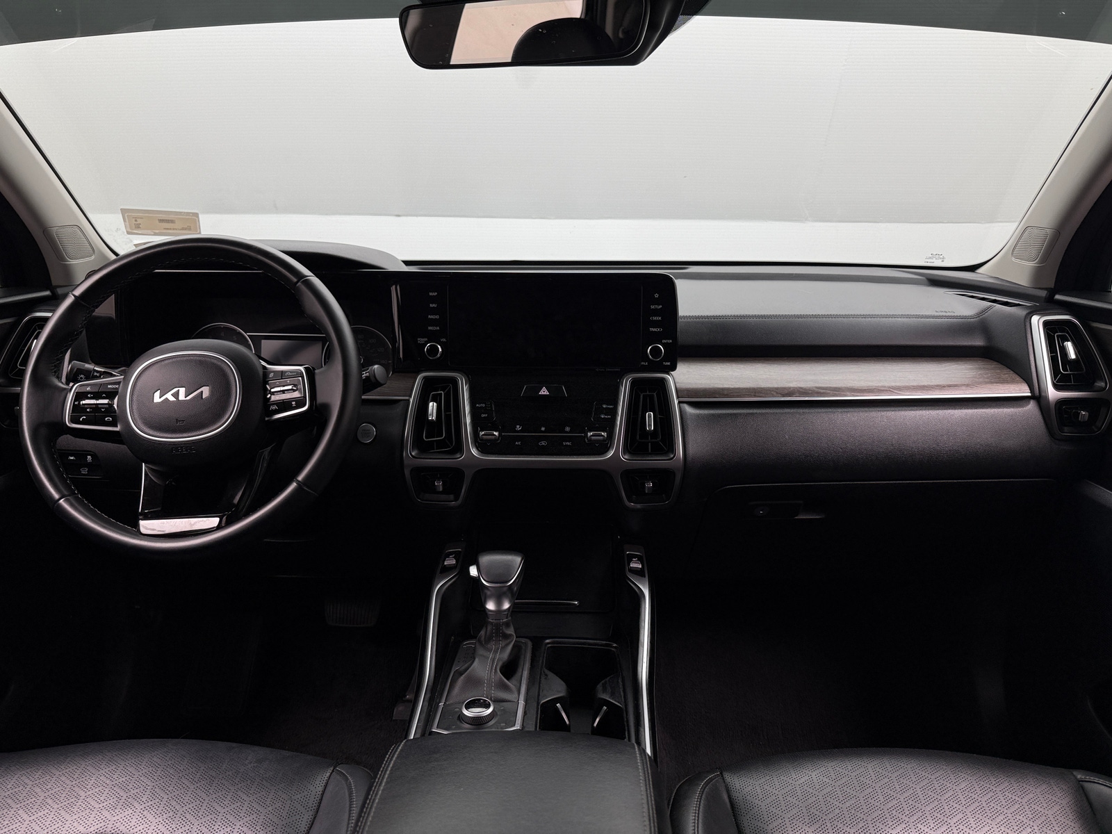 Thumbnail: 2023 Kia Sorento - 2