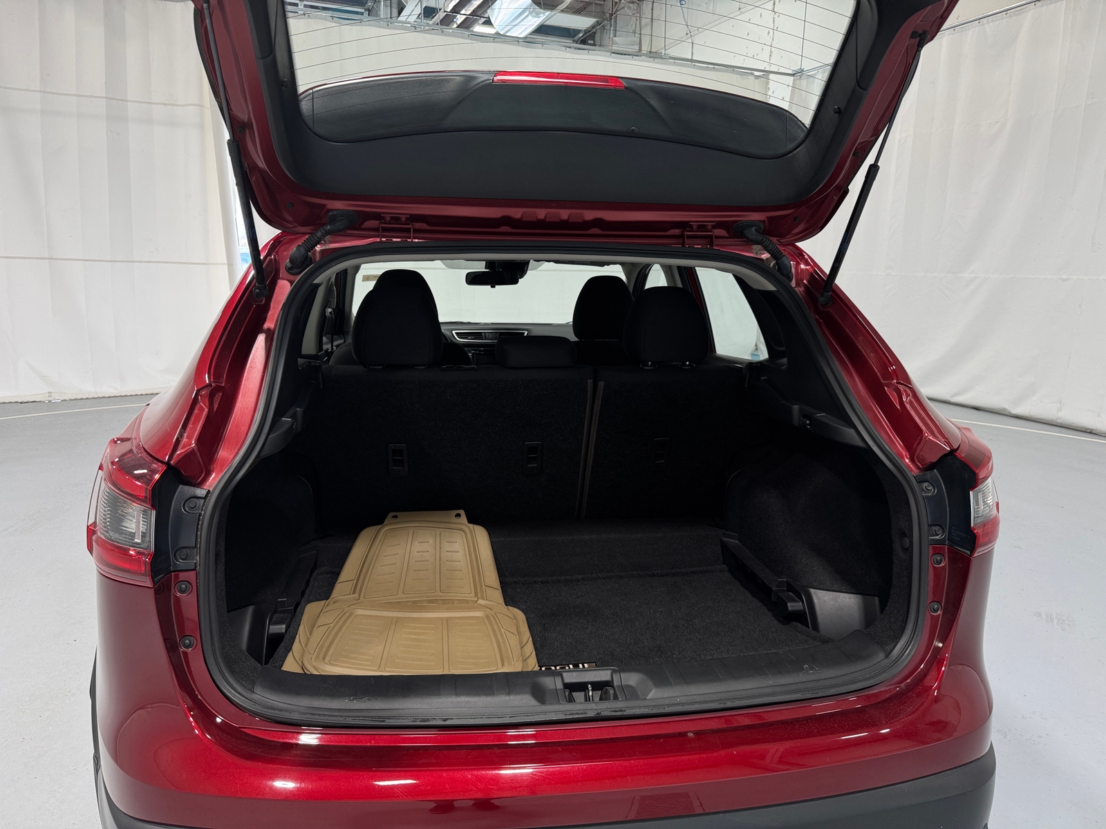 Thumbnail: 2021 Nissan Rogue Sport - 7