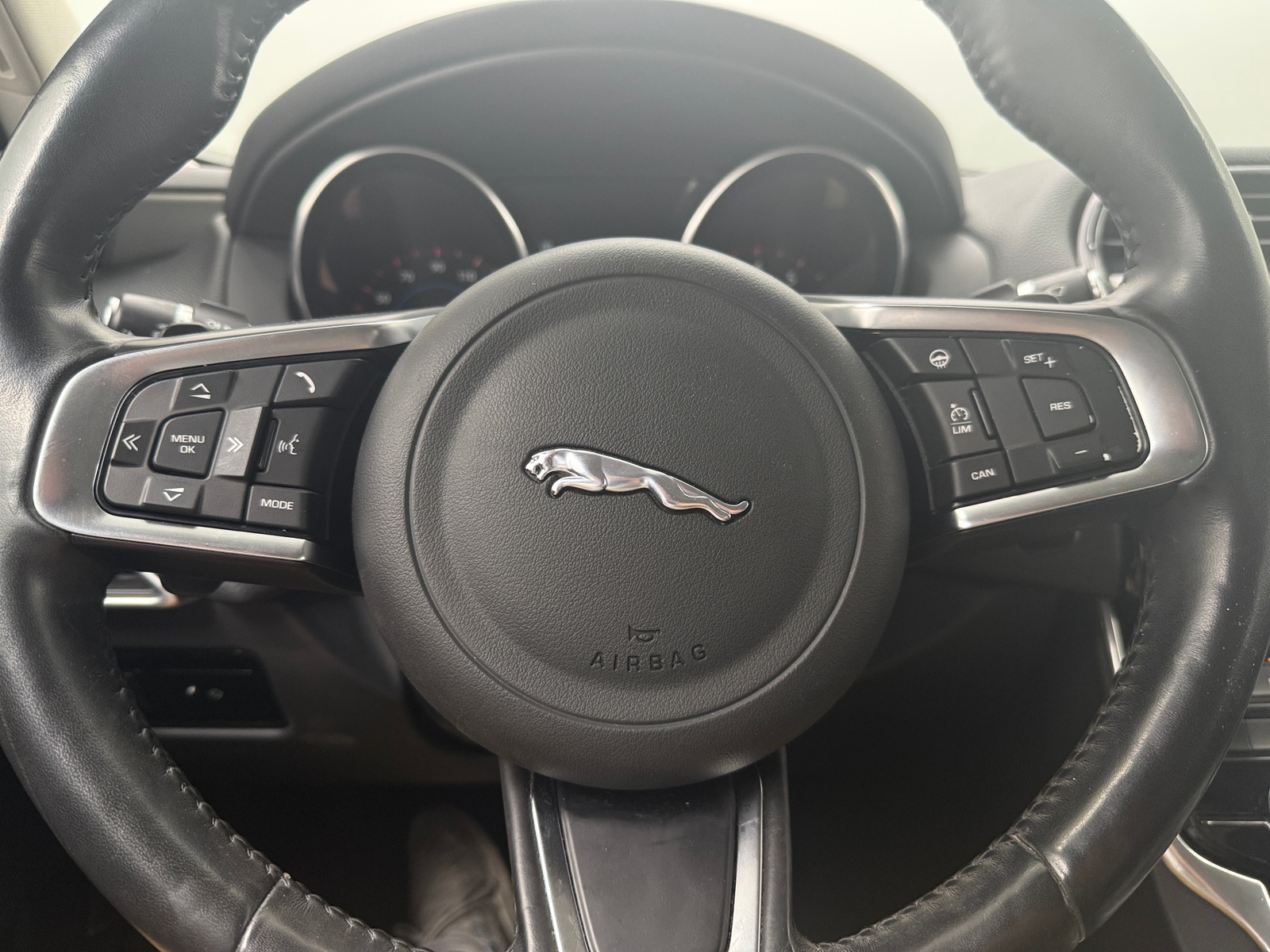 Thumbnail: 2018 Jaguar XE - 4