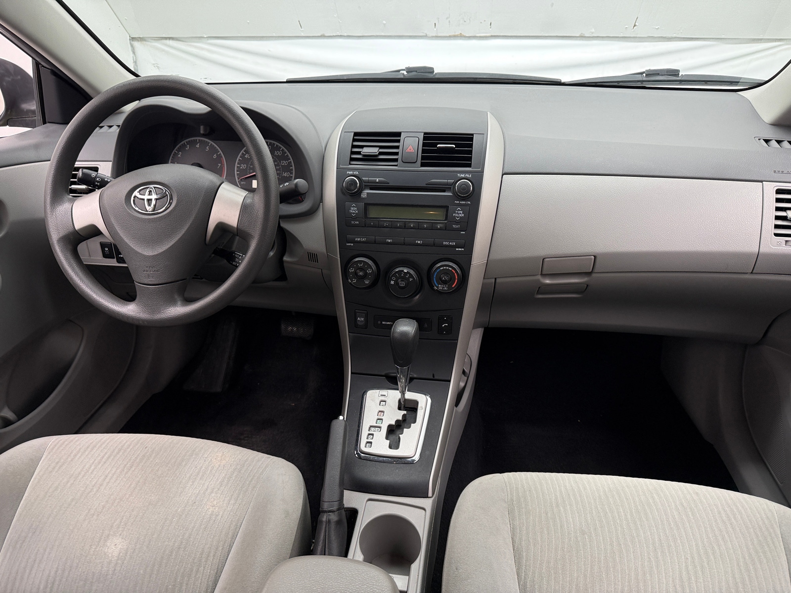 Thumbnail: 2010 Toyota Corolla - 3