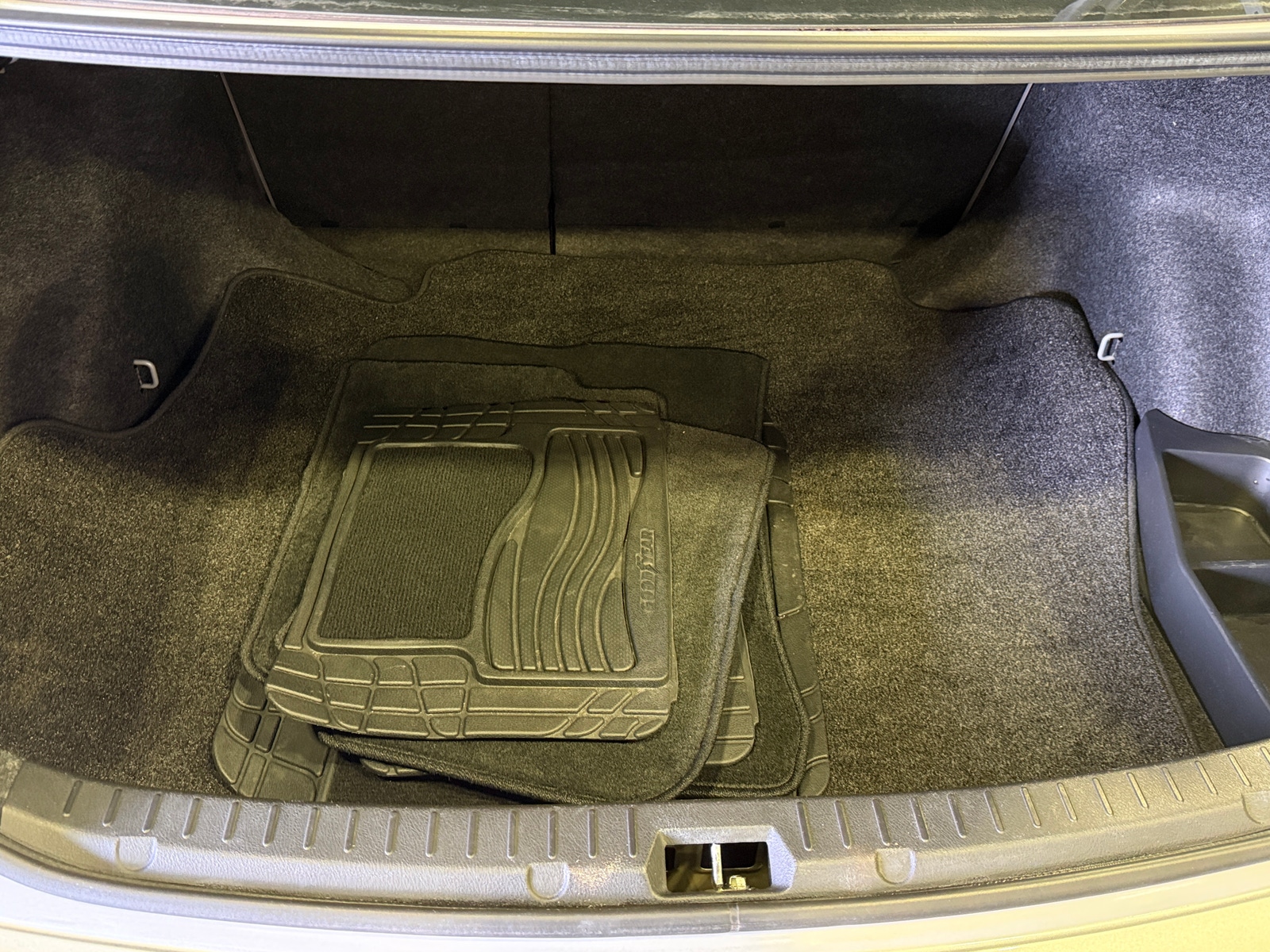 Thumbnail: 2010 Toyota Corolla - 6