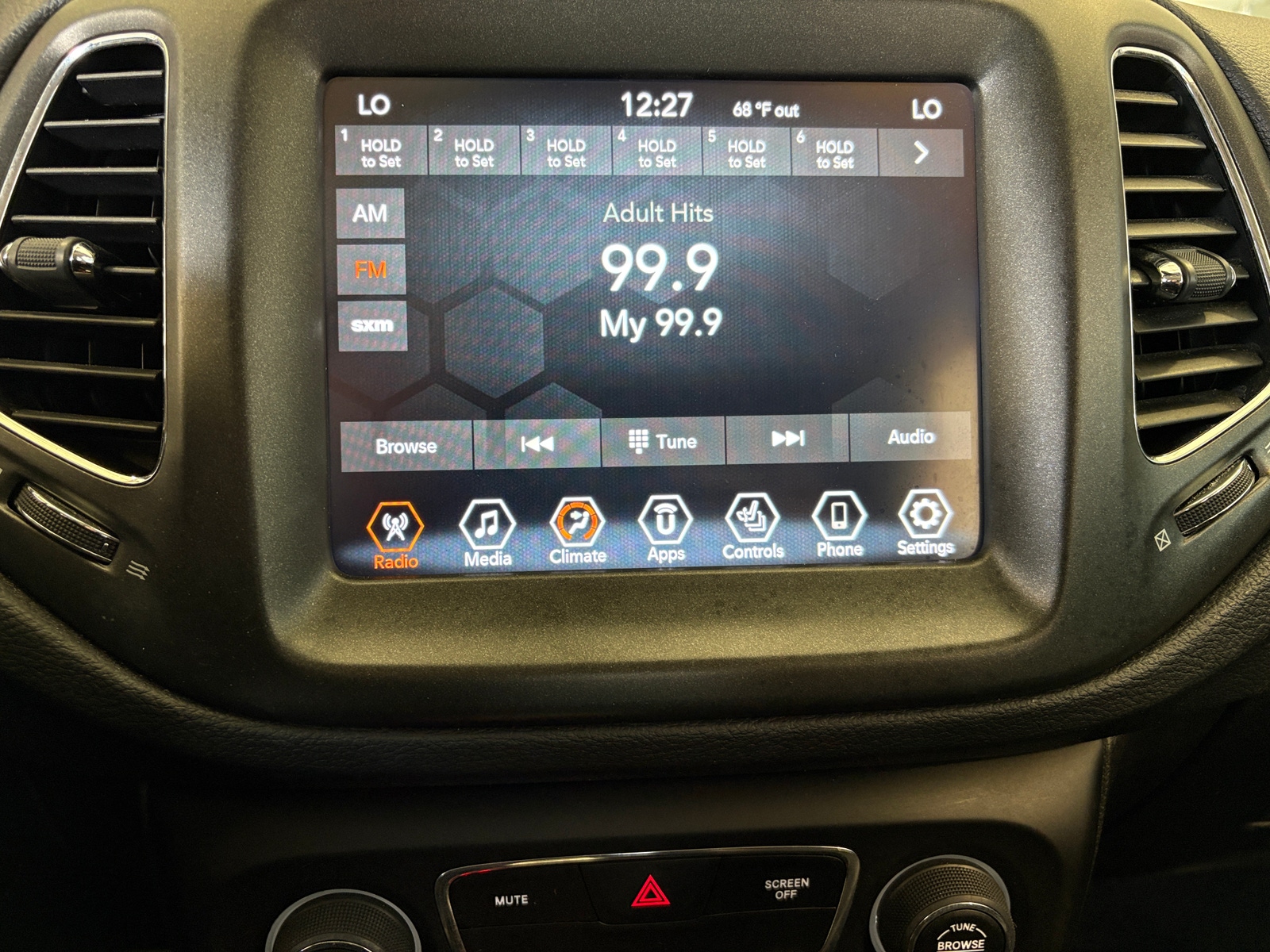 Thumbnail: 2020 Jeep Compass - 4