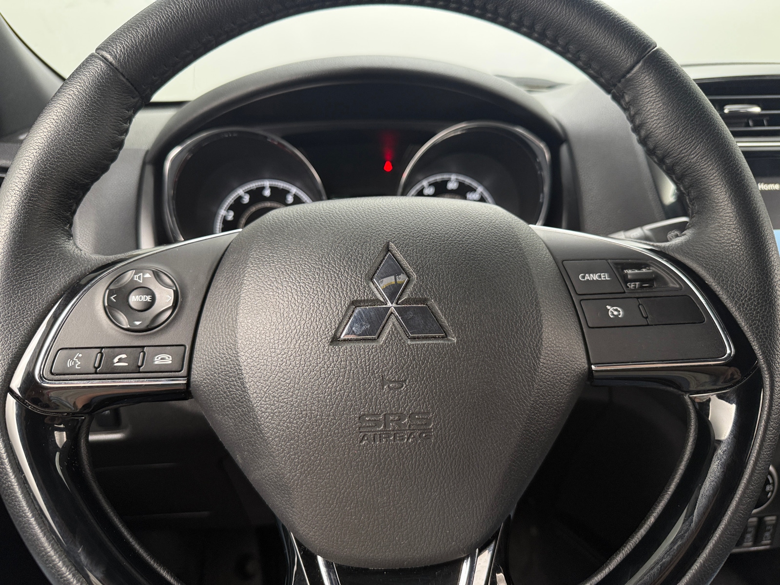Thumbnail: 2023 Mitsubishi Outlander Sport - 4