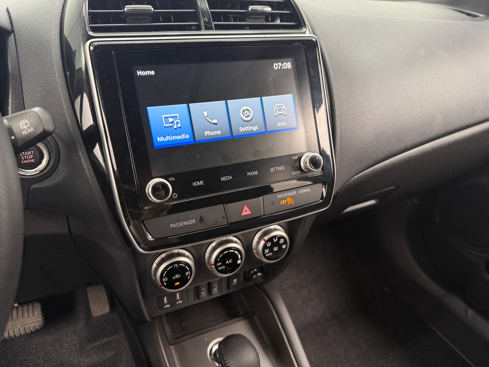 Thumbnail: 2023 Mitsubishi Outlander Sport - 3