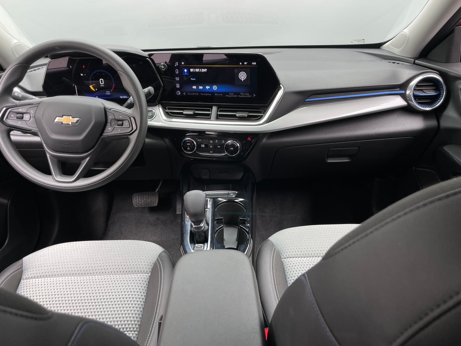 Thumbnail: 2025 Chevrolet Trax - 3