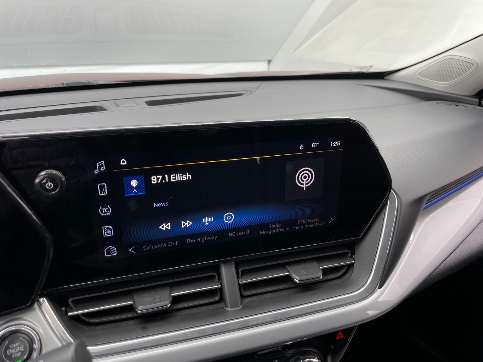 Thumbnail: 2025 Chevrolet Trax - 4