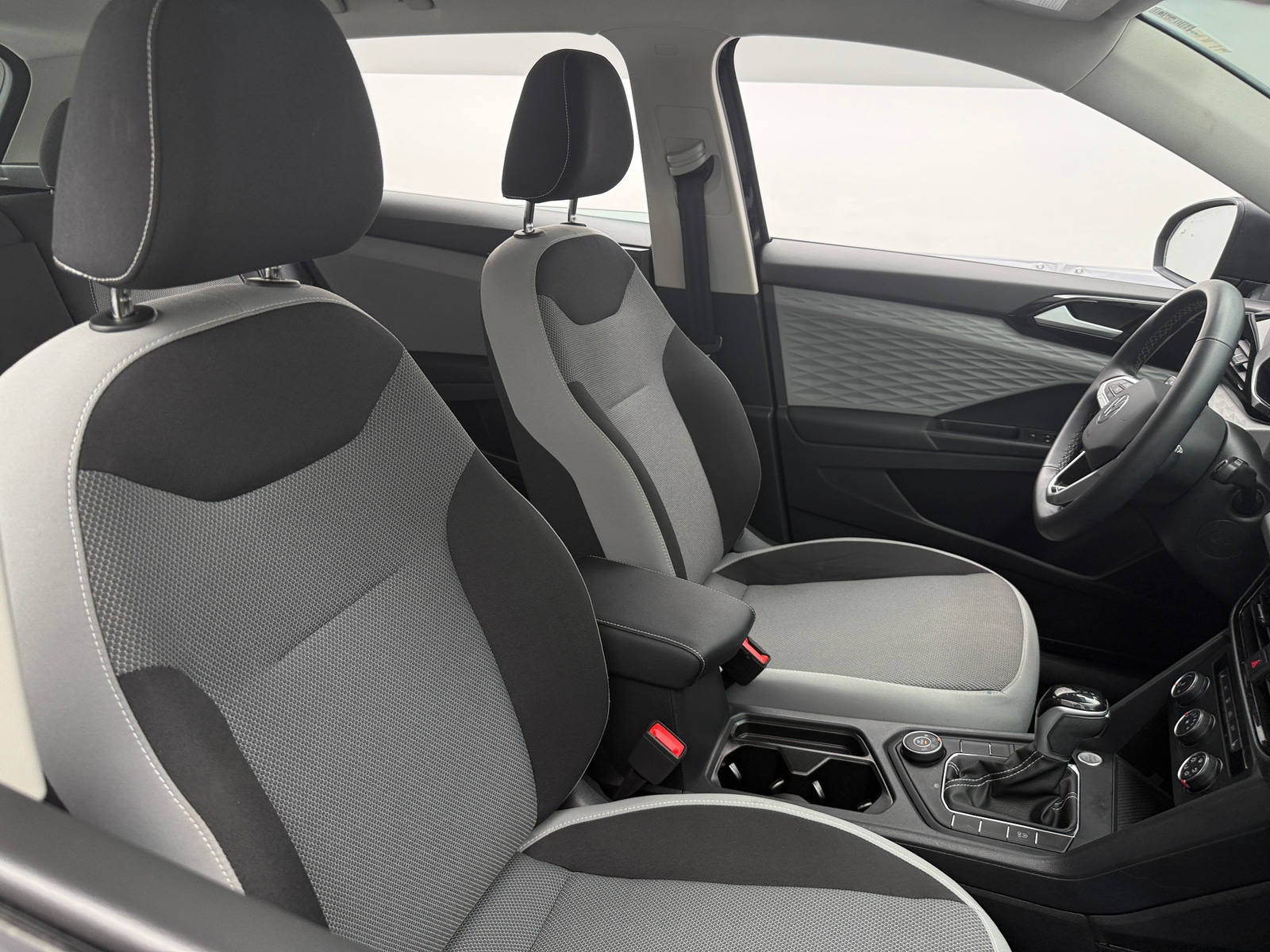 Thumbnail: 2022 Volkswagen Taos - 2