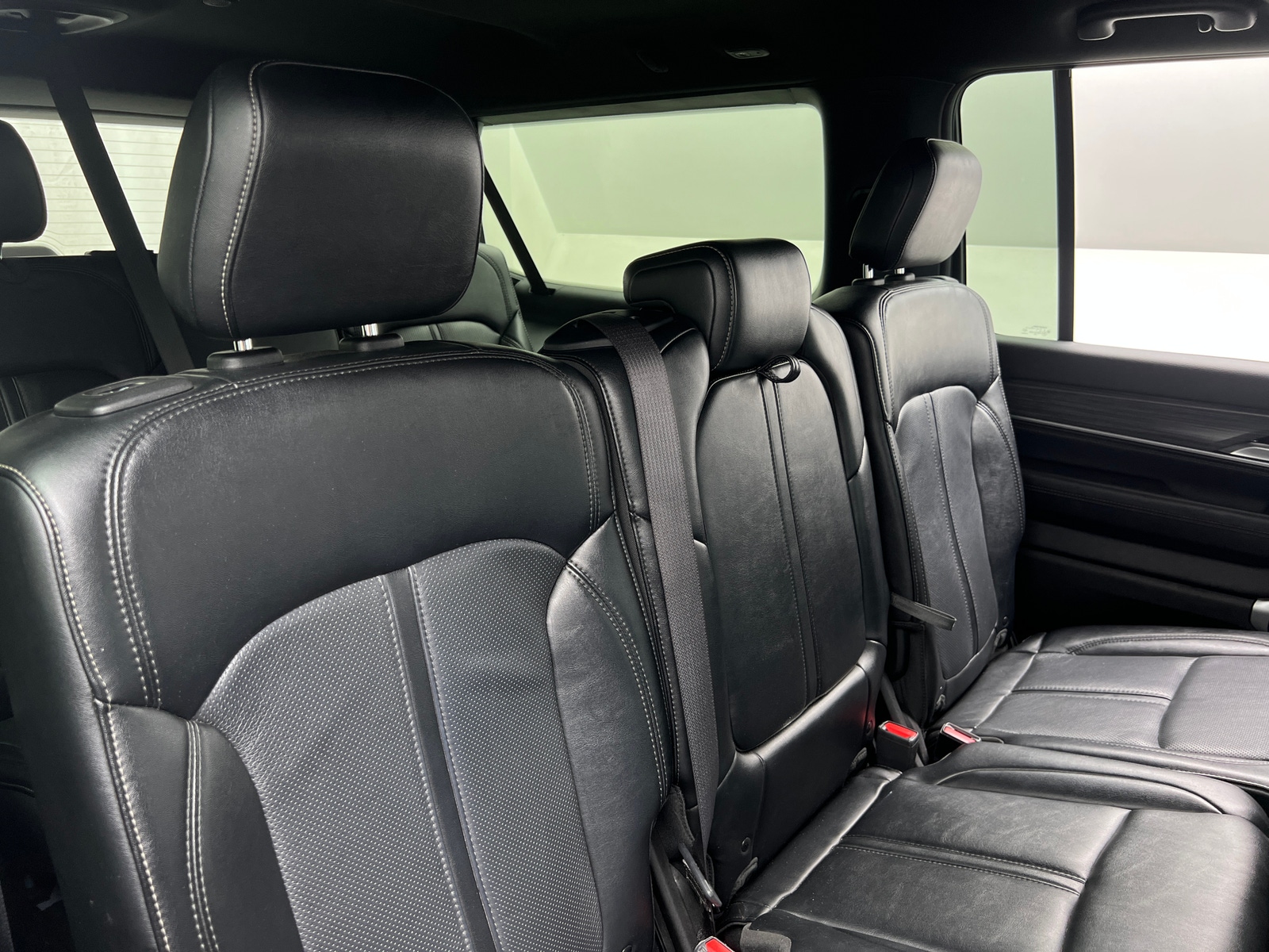 Thumbnail: 2024 Jeep Wagoneer - 5