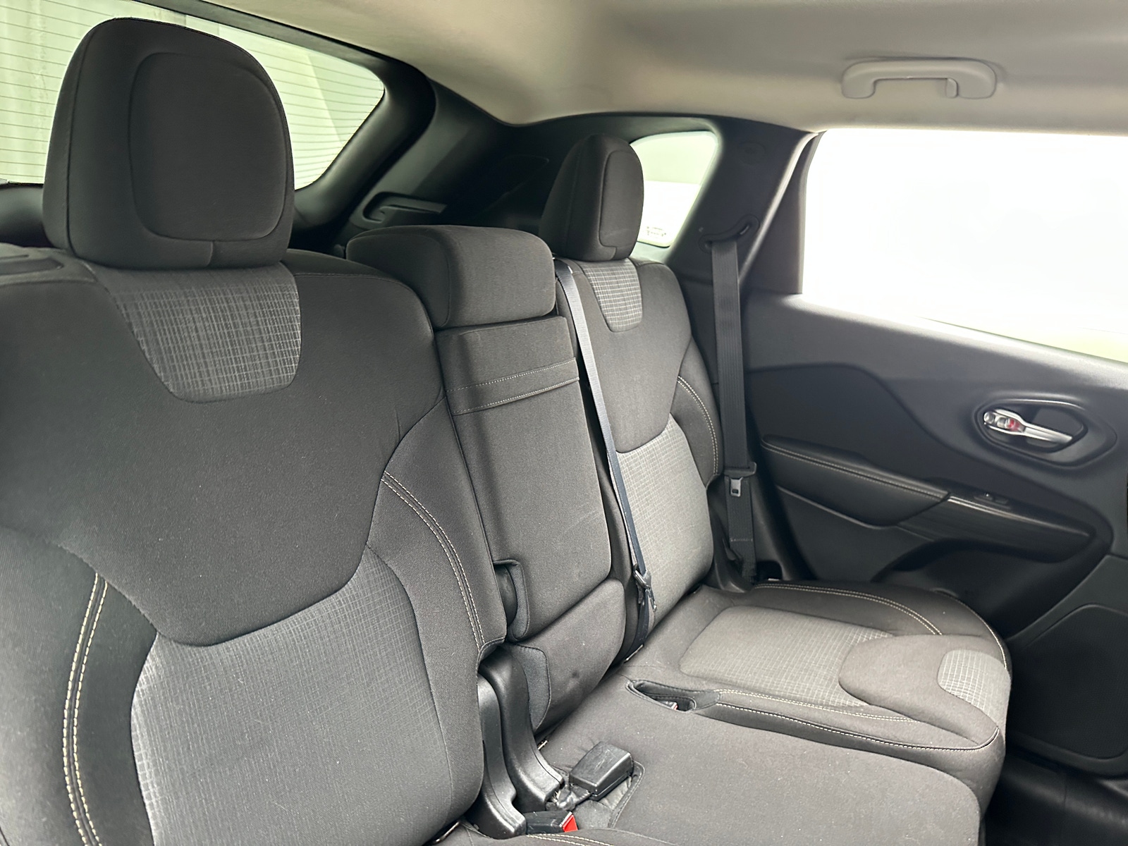 Thumbnail: 2016 Jeep Cherokee - 6