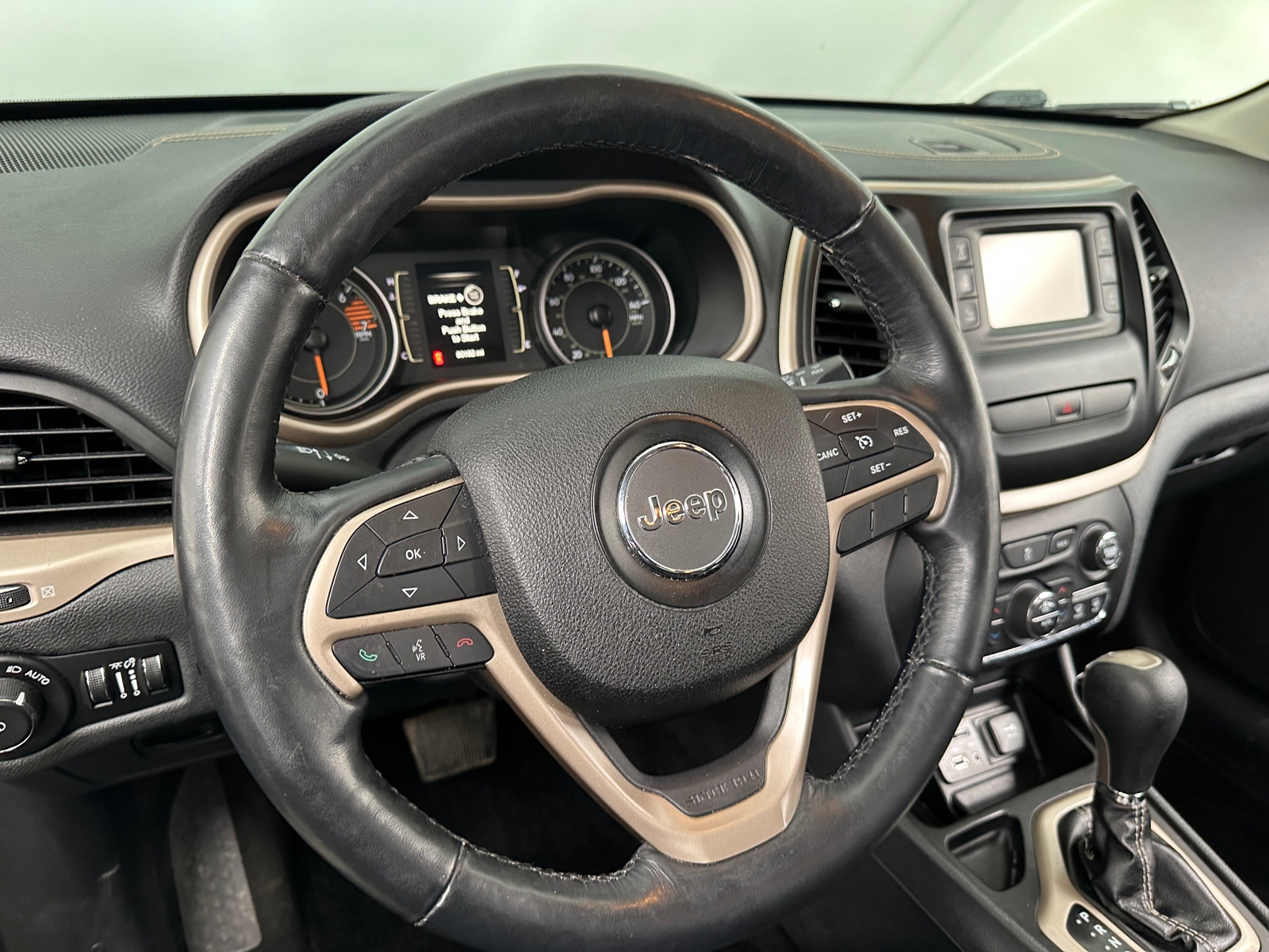 Thumbnail: 2016 Jeep Cherokee - 5