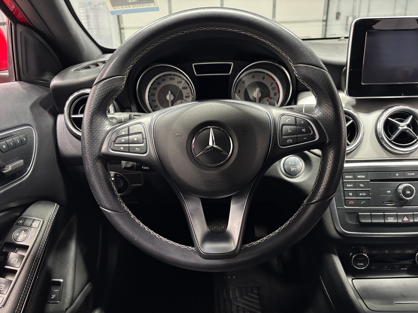 Thumbnail: 2017 Mercedes-Benz GLA - 4