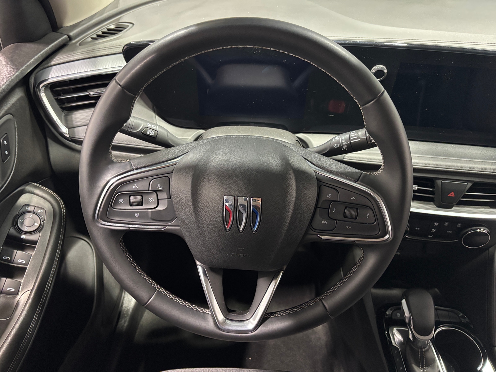 Thumbnail: 2025 Buick Encore GX - 5