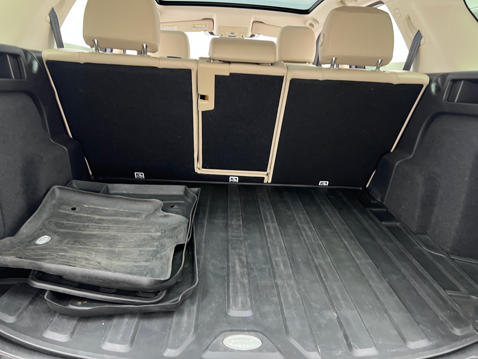 Thumbnail: 2019 Land Rover Discovery Sport - 6